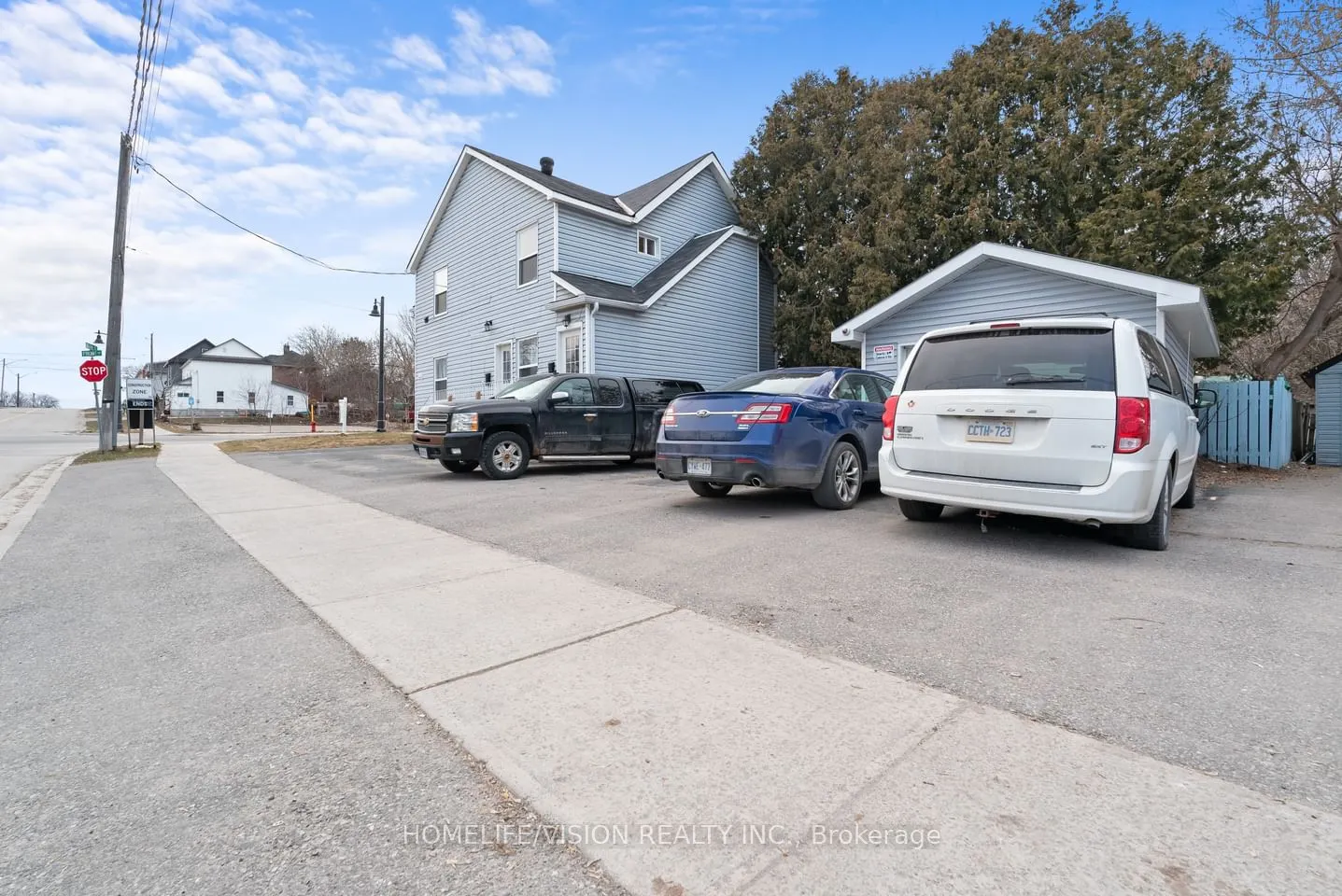 78 Front Street S