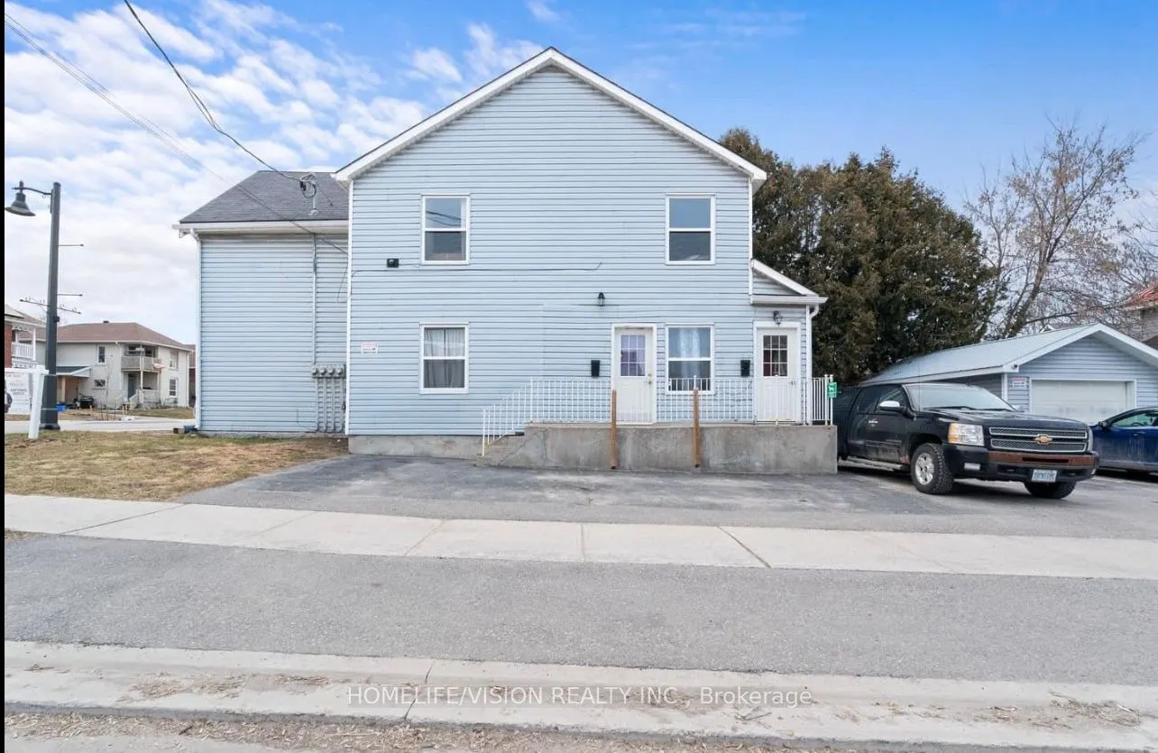 78 Front Street S