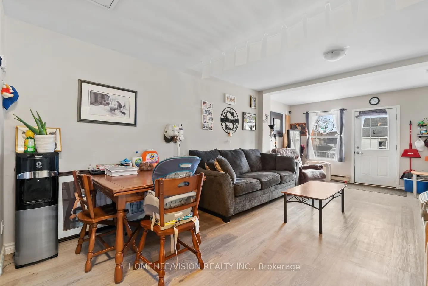 78 Front Street S