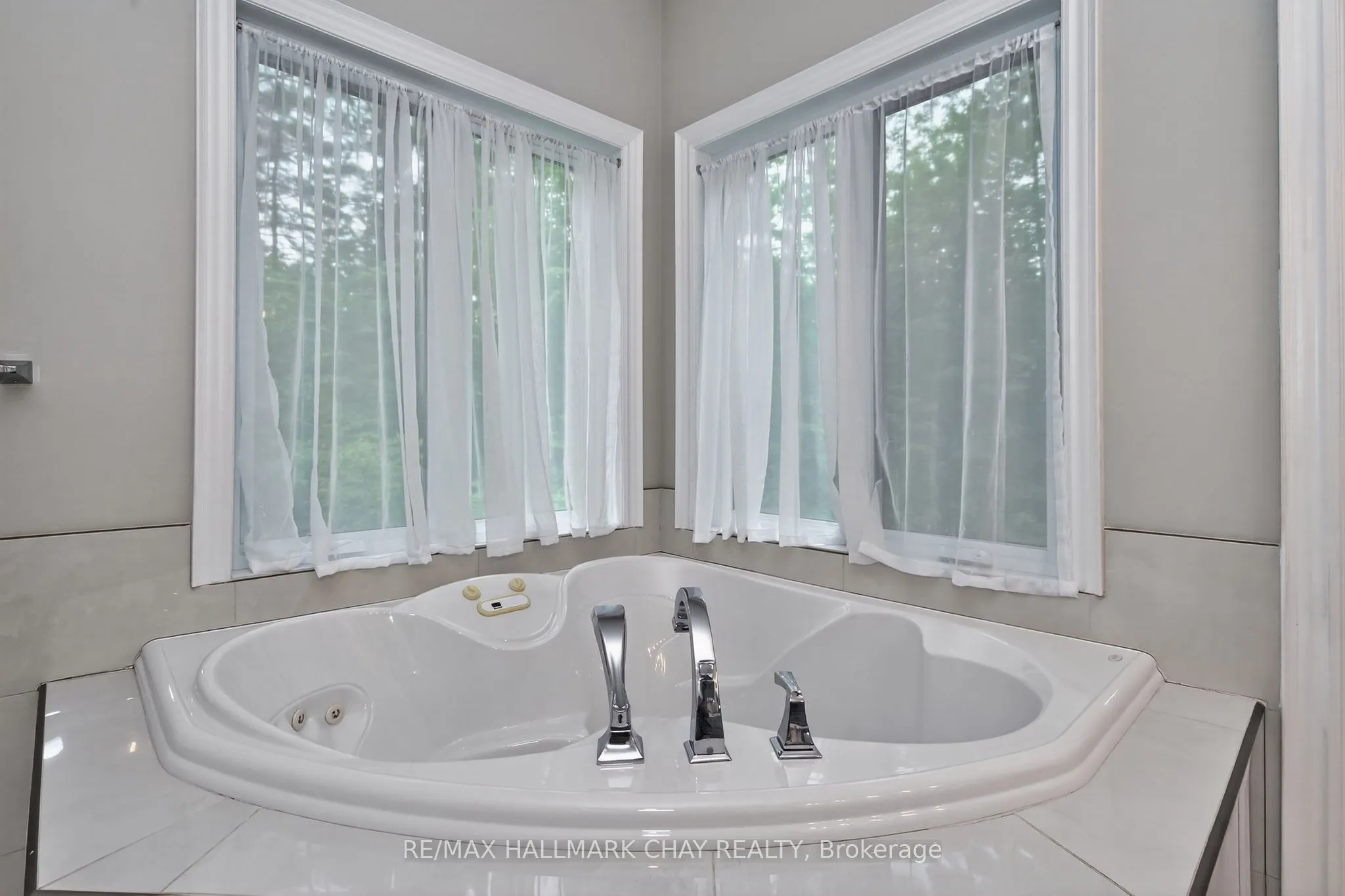 2 Timberland Court S