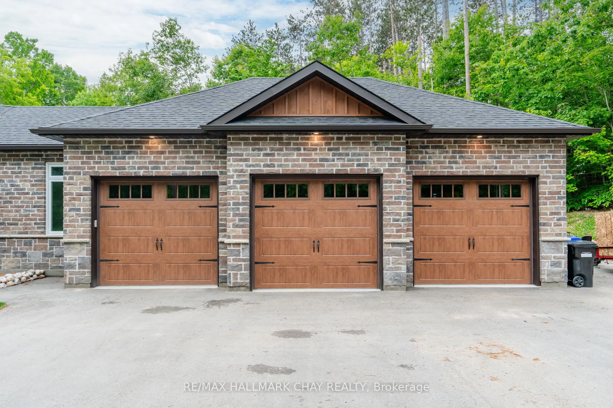 2 Timberland Court S
