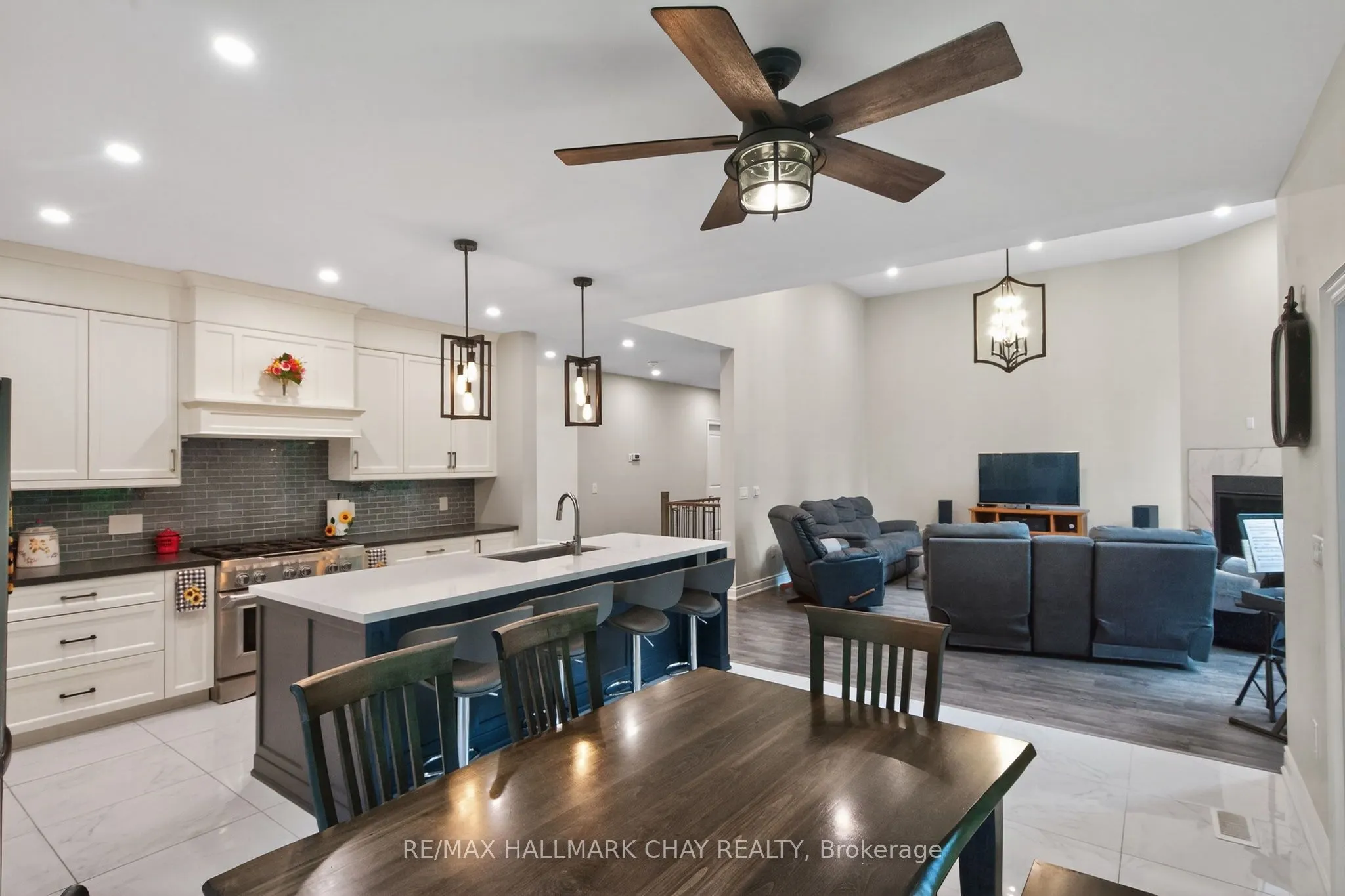 2 Timberland Court S