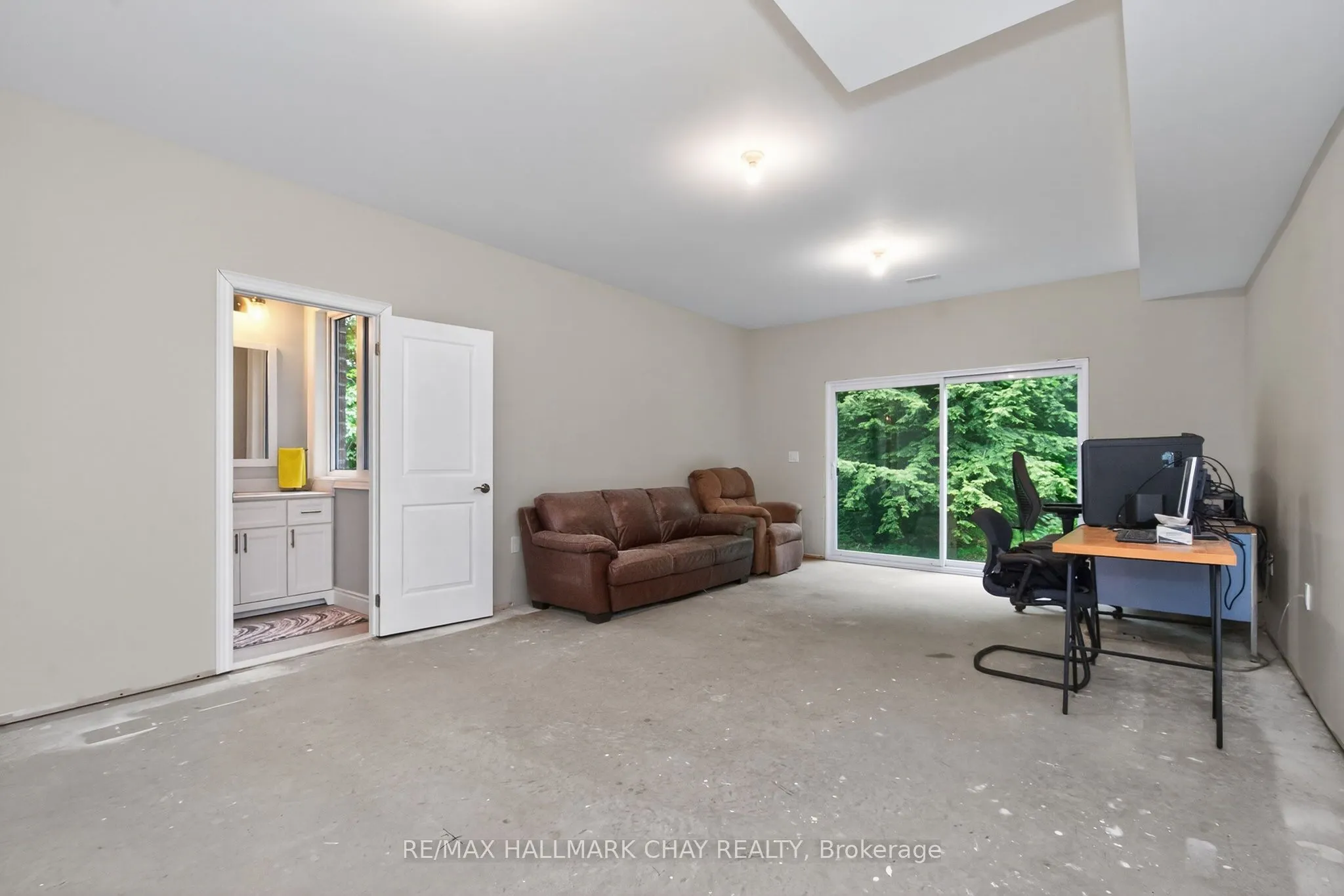 2 Timberland Court S