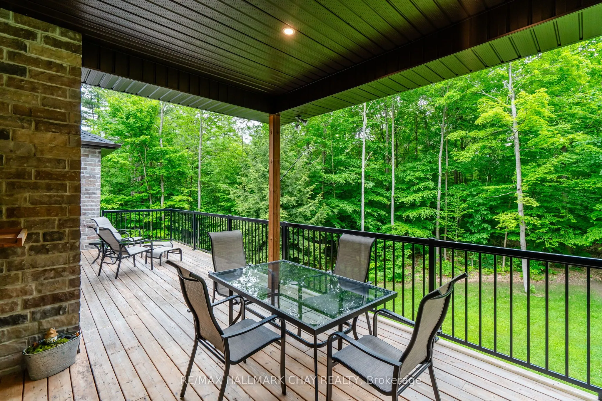 2 Timberland Court S