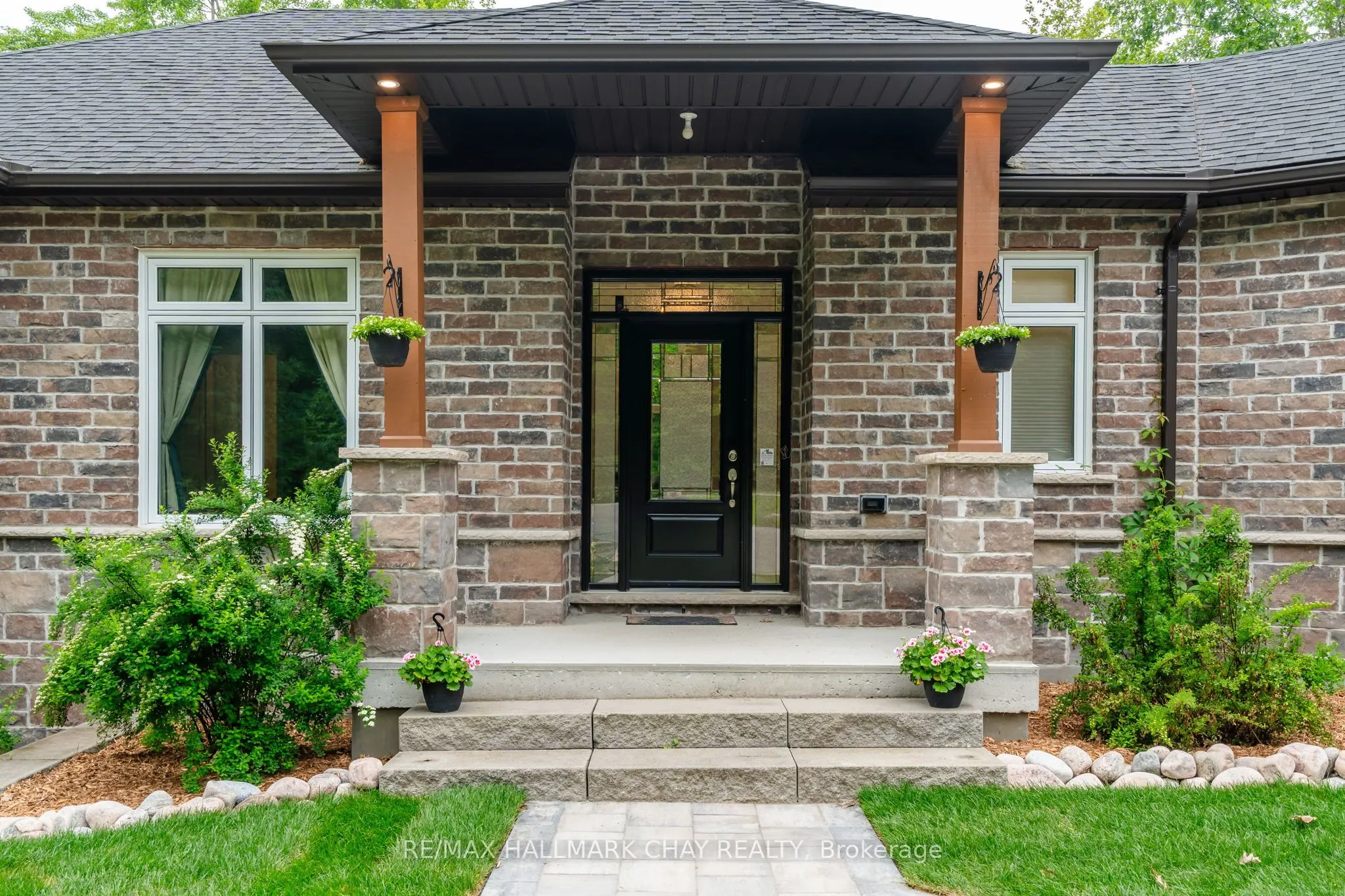 2 Timberland Court S
