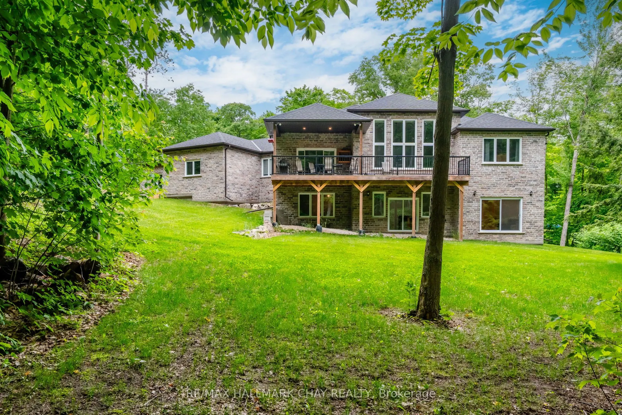 2 Timberland Court S