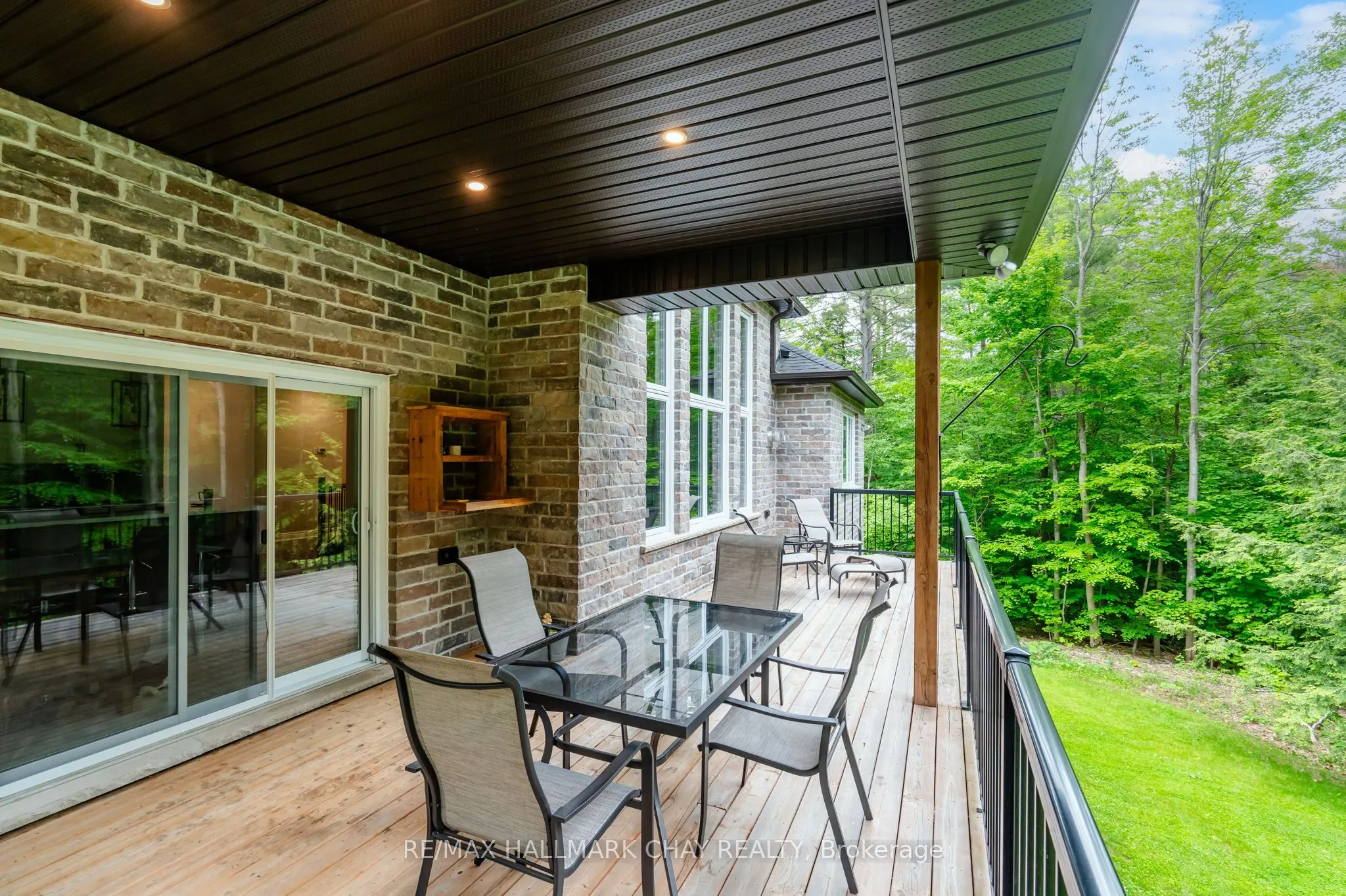 2 Timberland Court S
