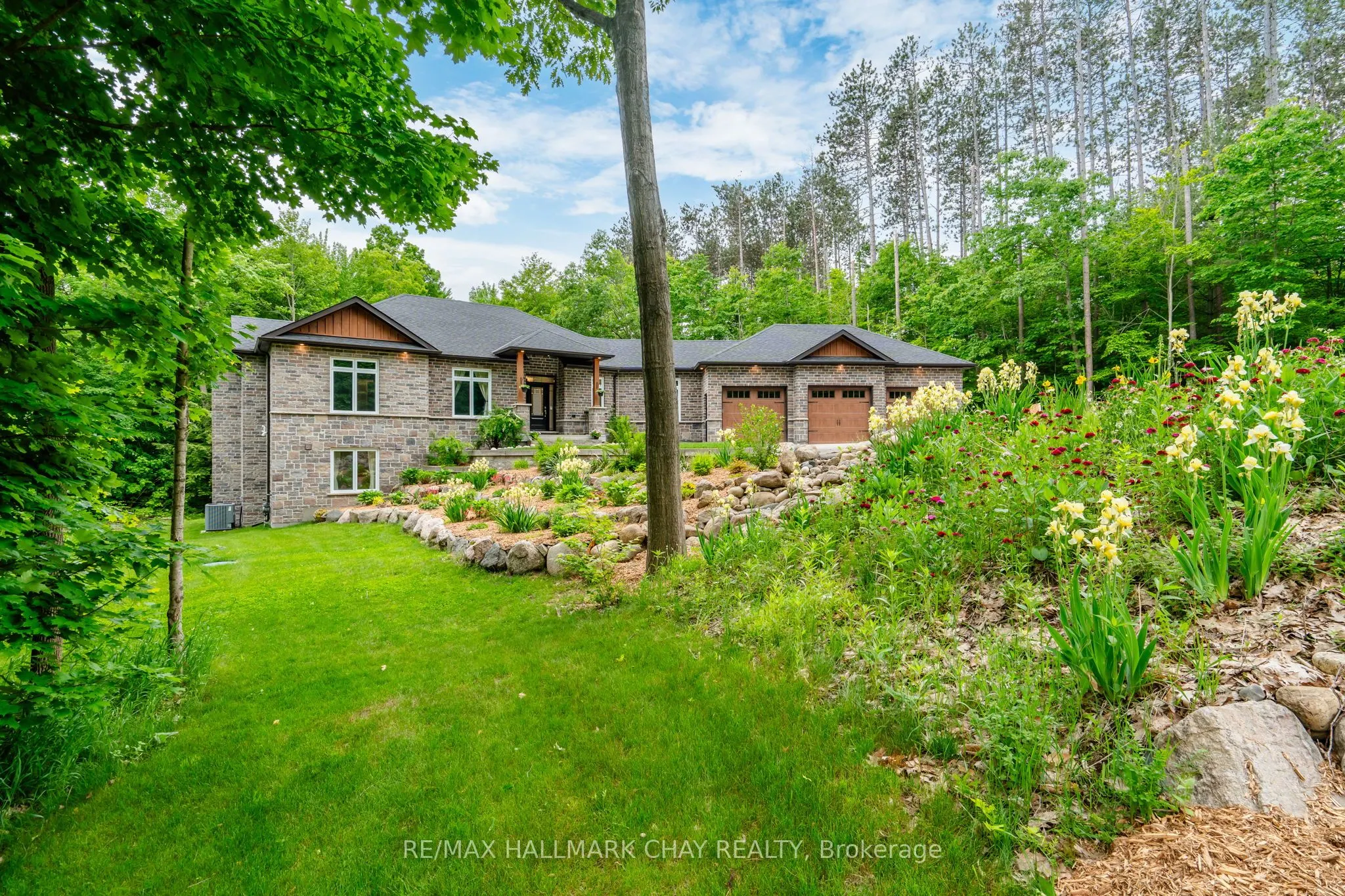 2 Timberland Court S