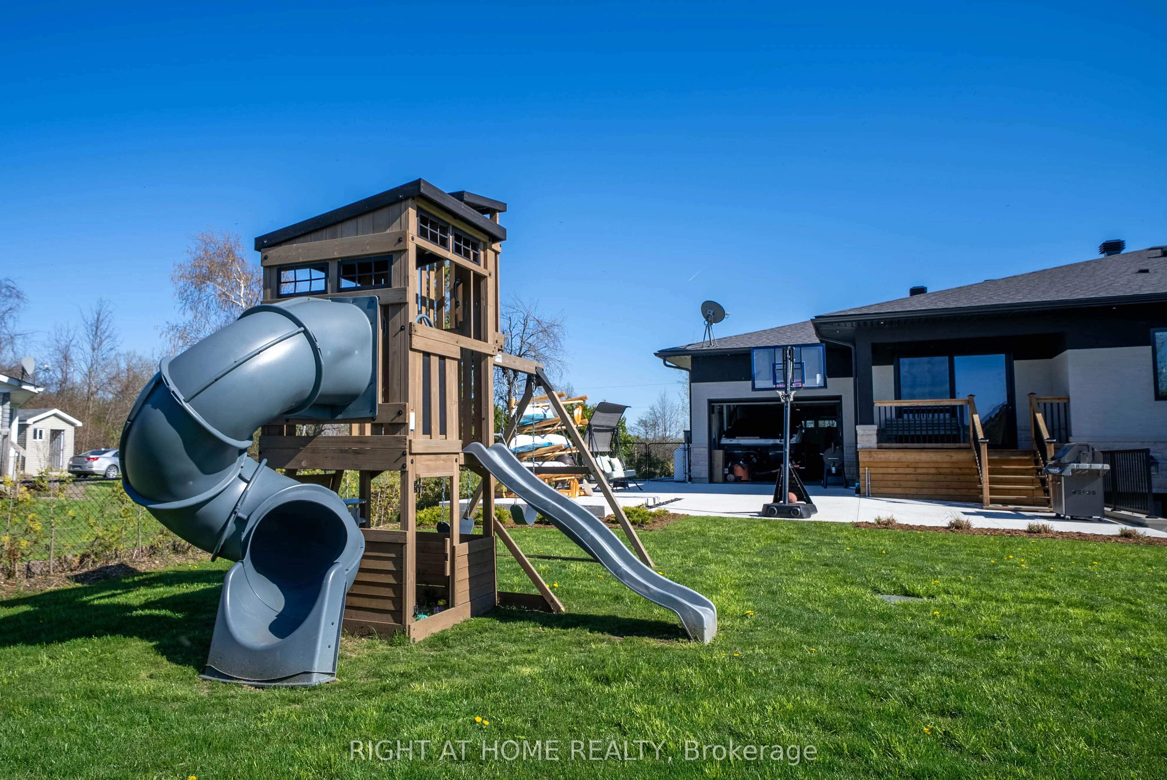 2906 Concession Rd A