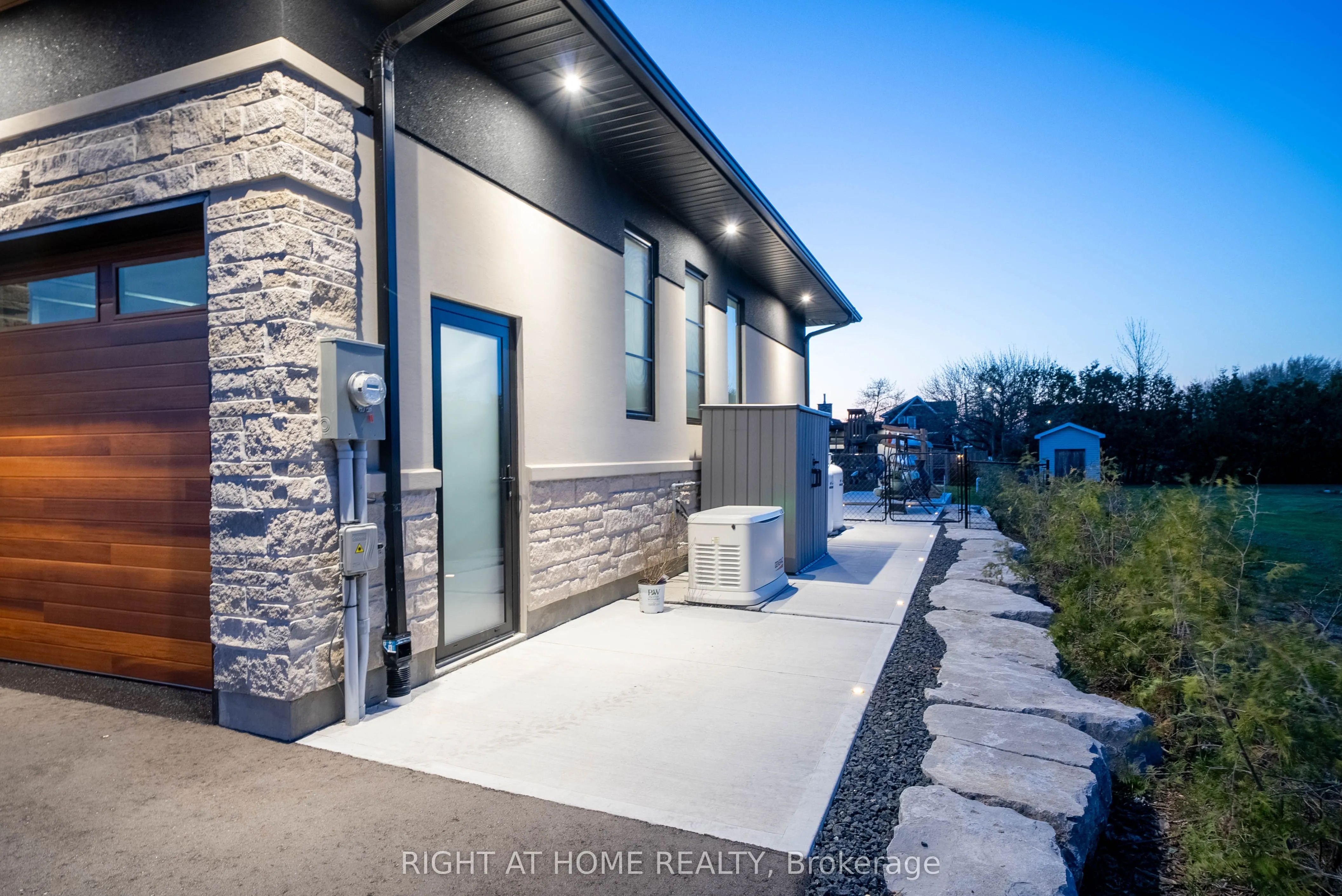 2906 Concession Rd A