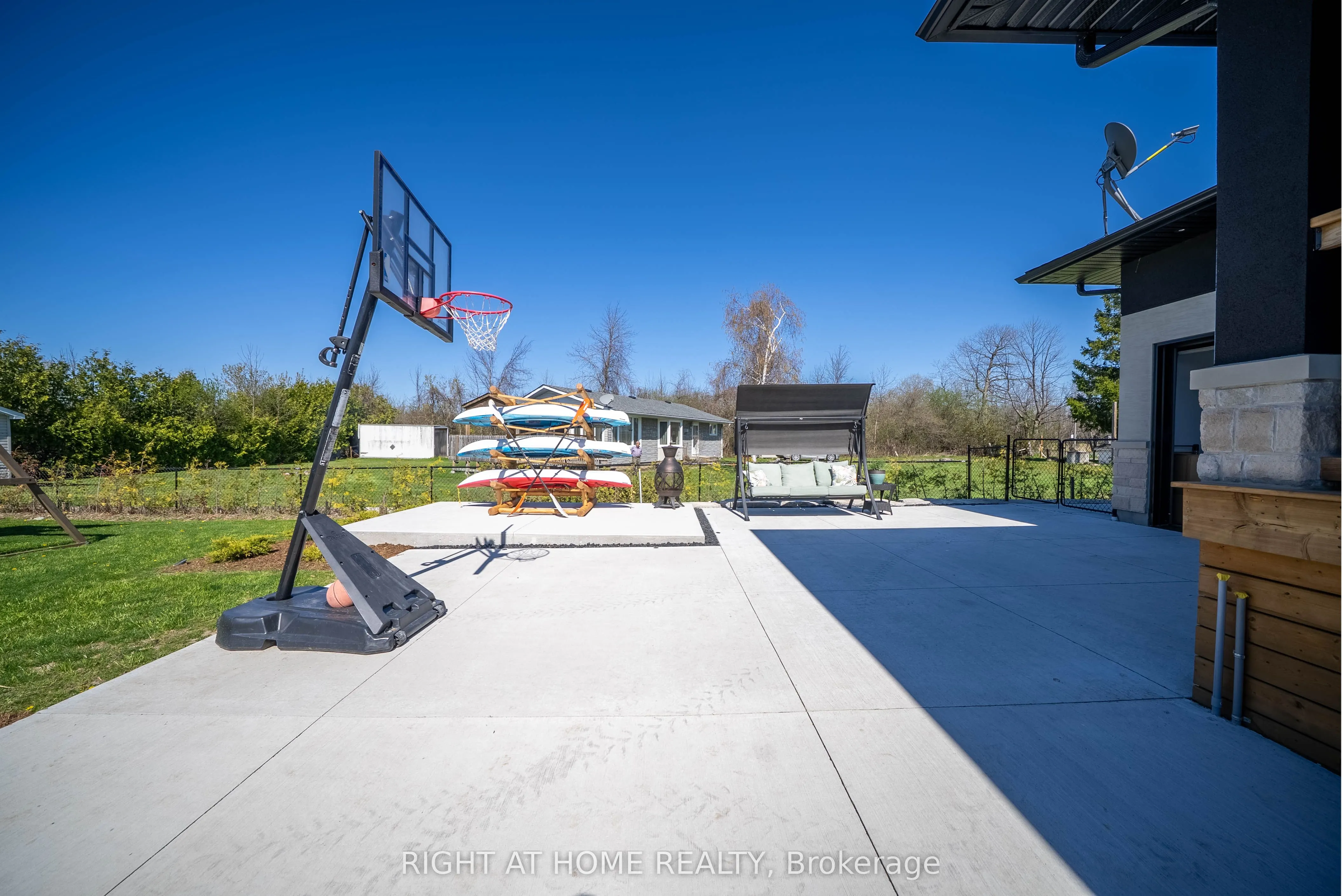 2906 Concession Rd A