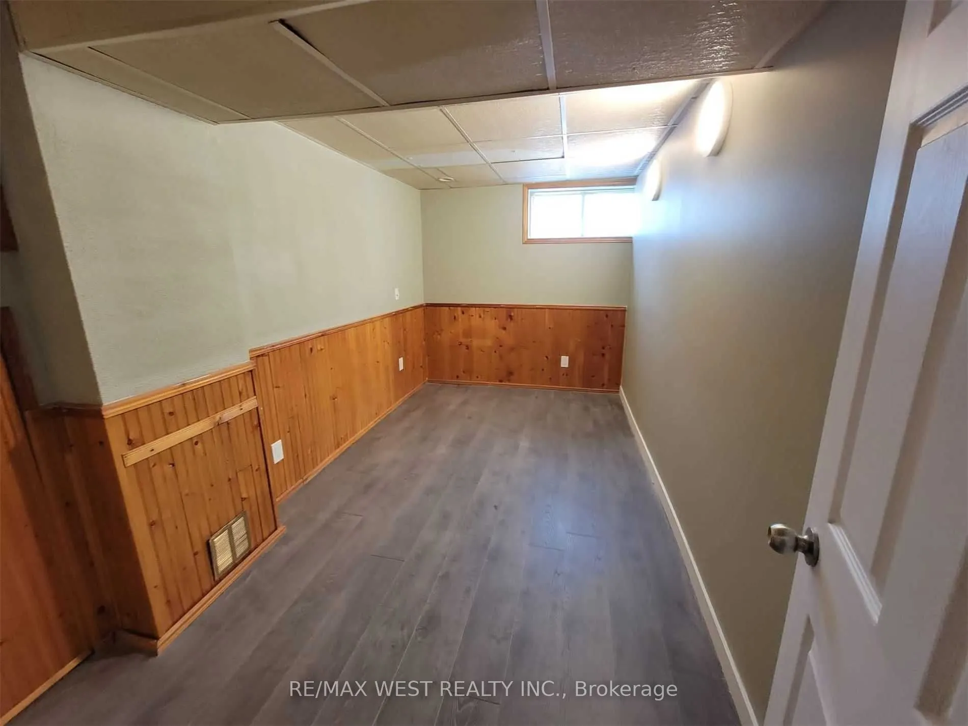97 College Crescent, #Lr/Bsmt