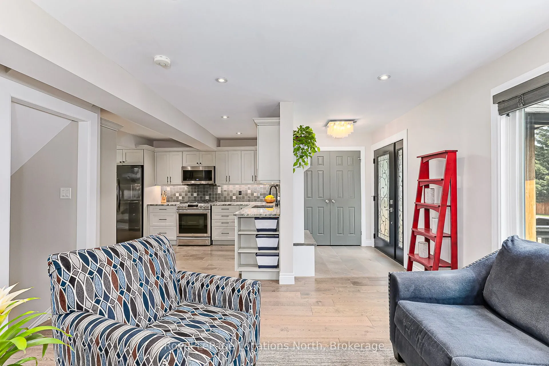 434 Oak Street