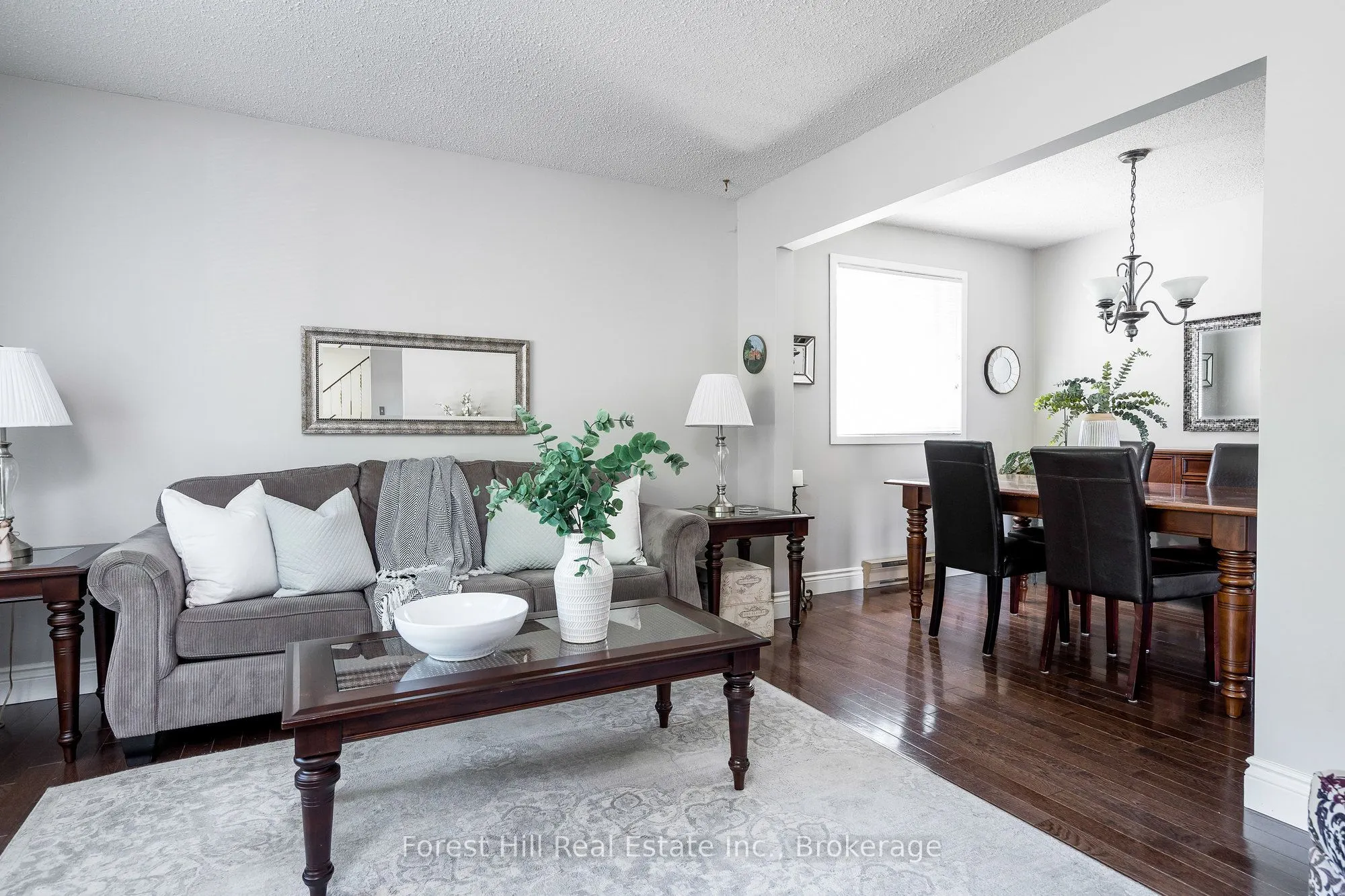10 Leslie Drive