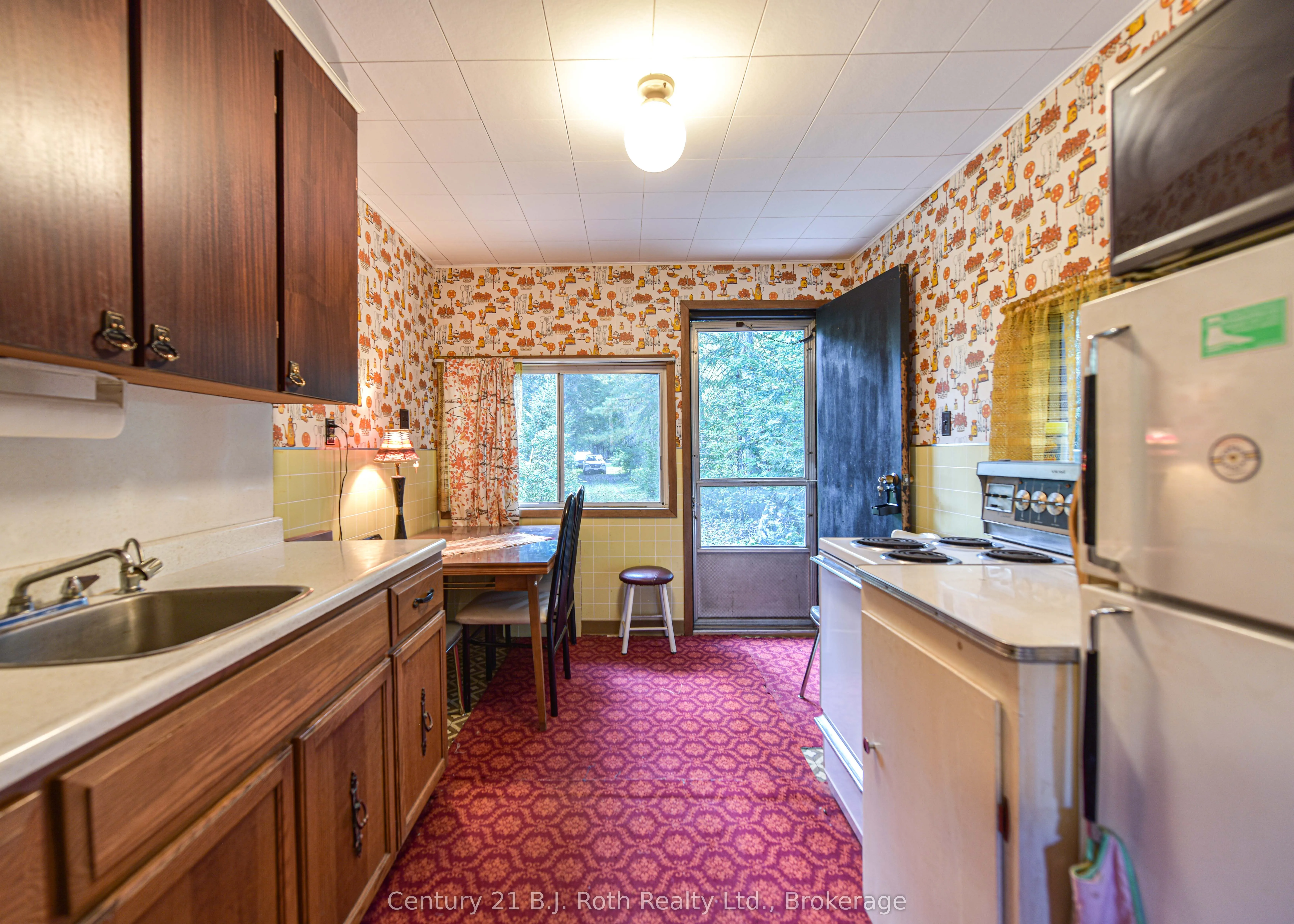 6571 Pioneer Village Lane