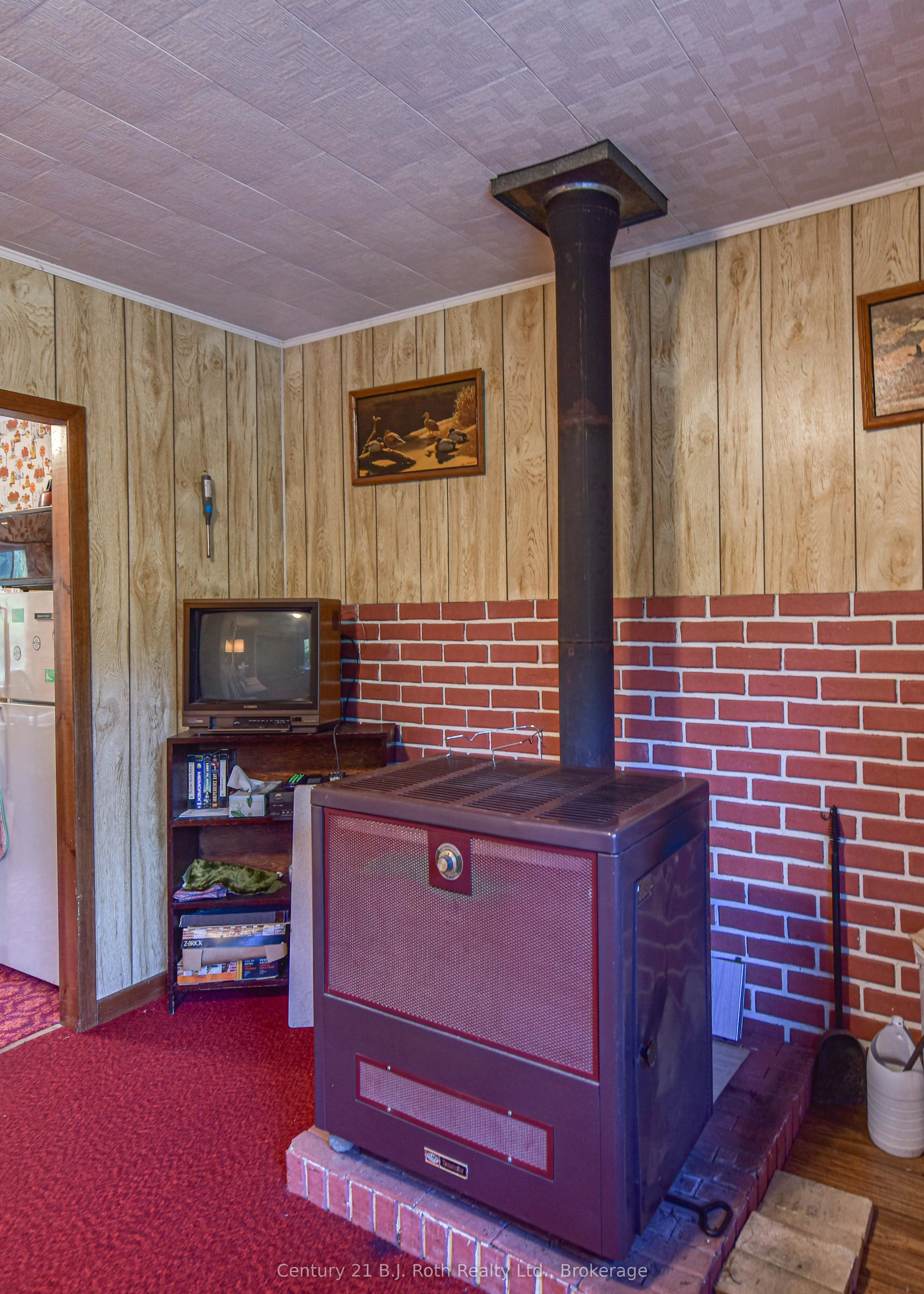 6571 Pioneer Village Lane
