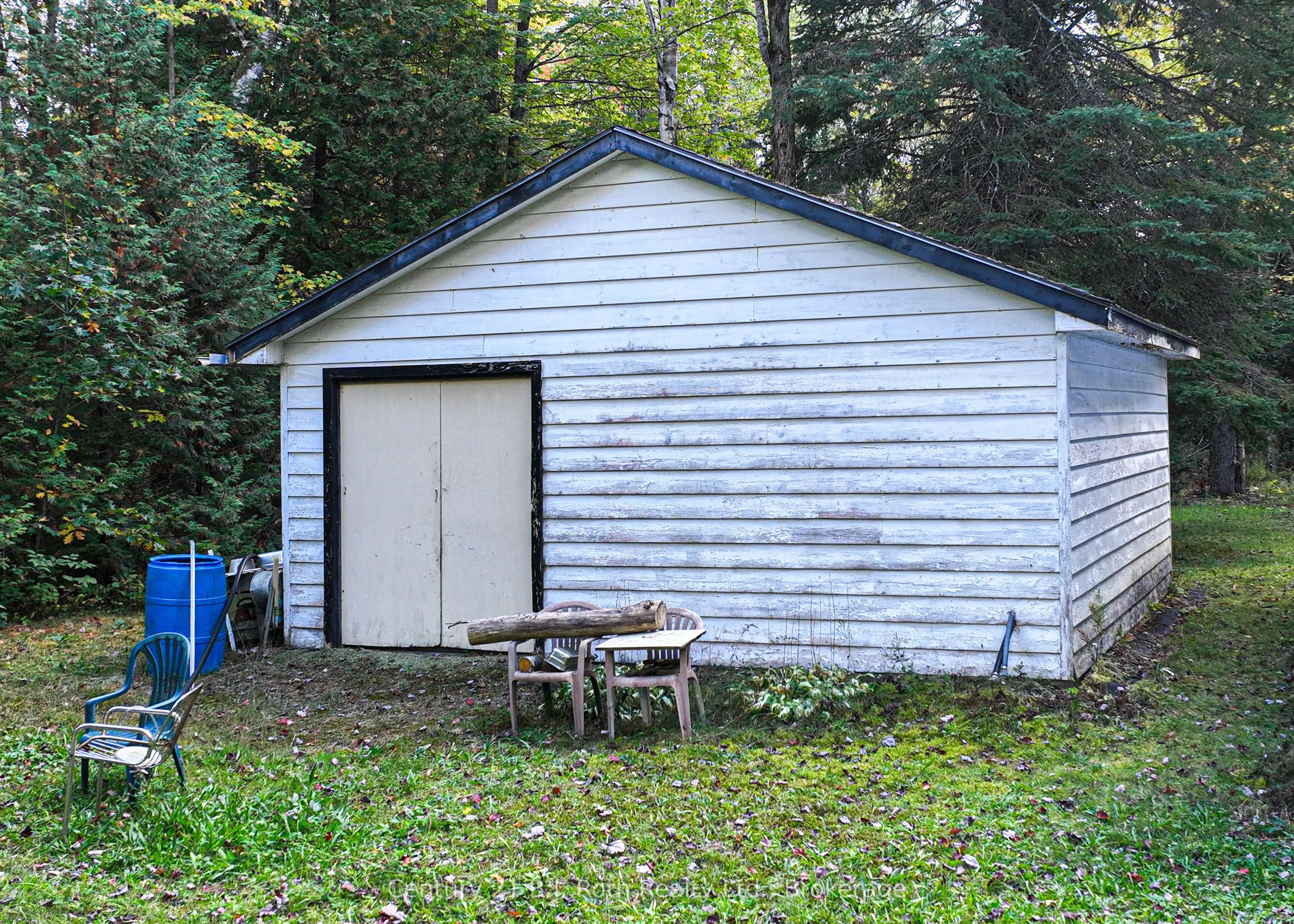 6571 Pioneer Village Lane