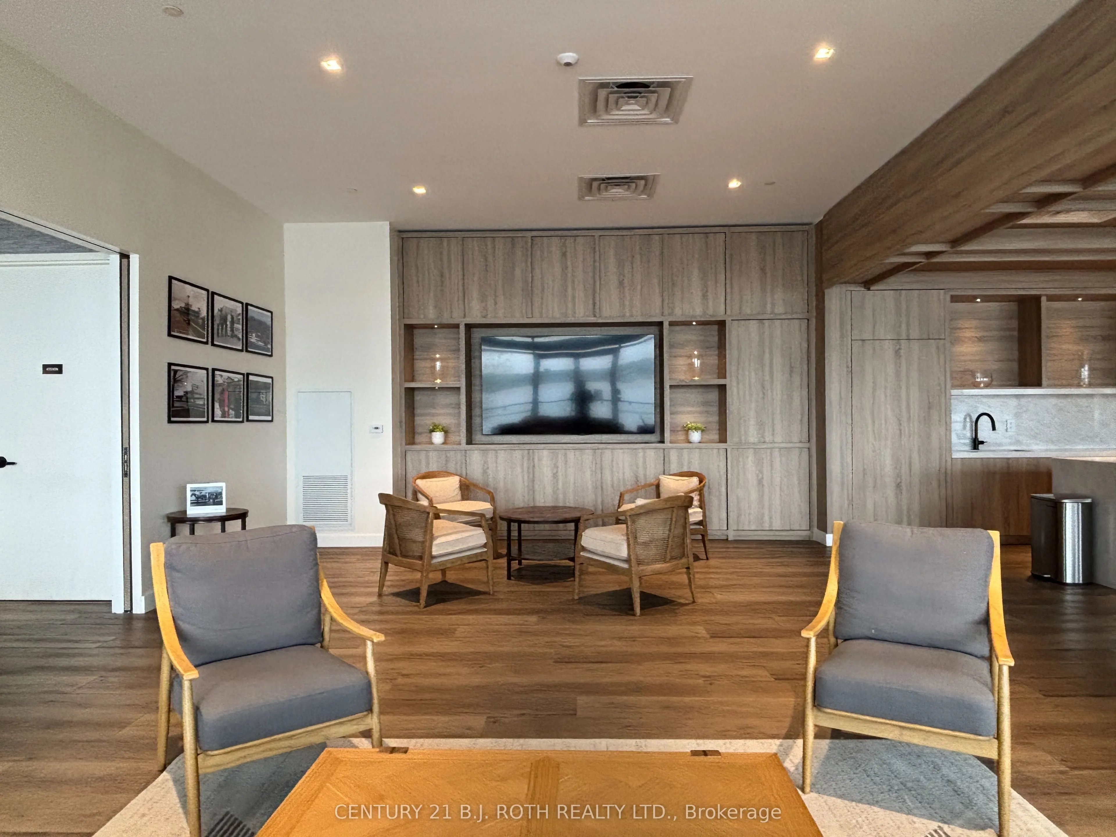 185 Dunlop Street E, #301