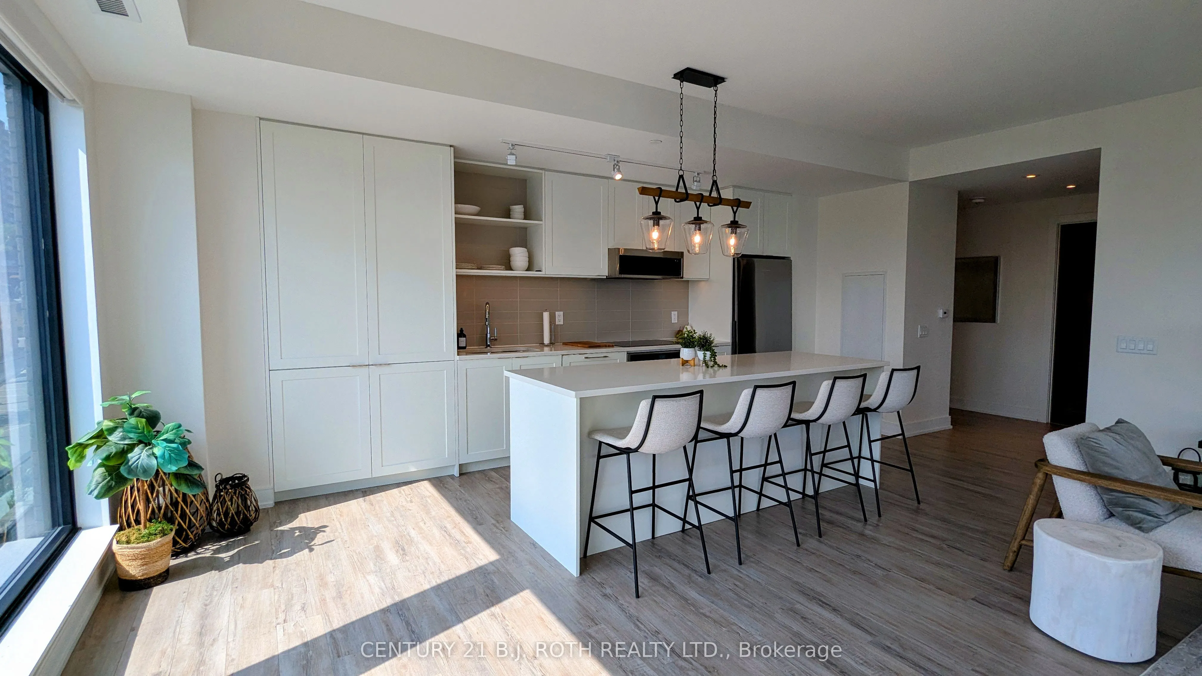 185 Dunlop Street E, #301