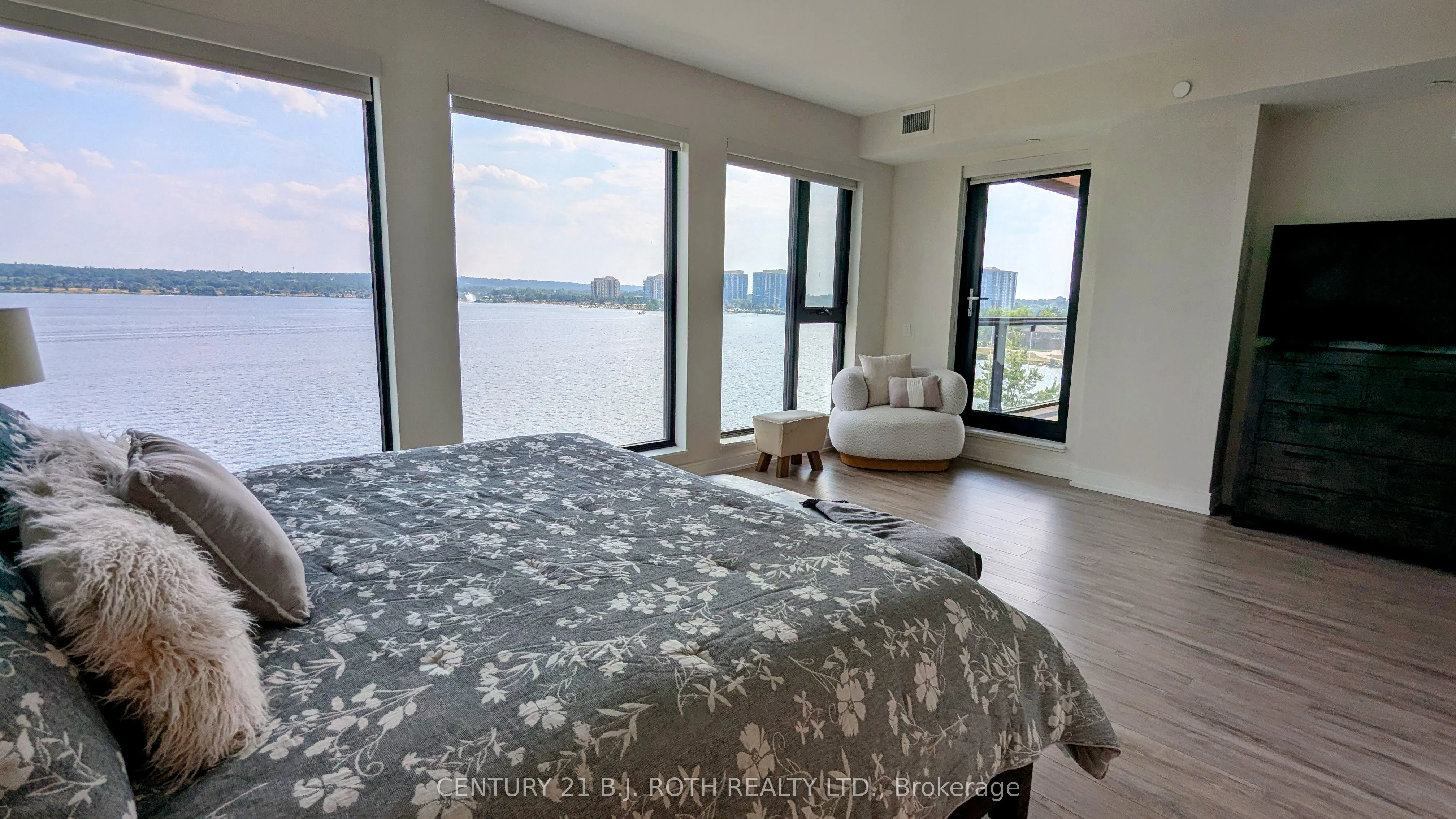 185 Dunlop Street E, #301