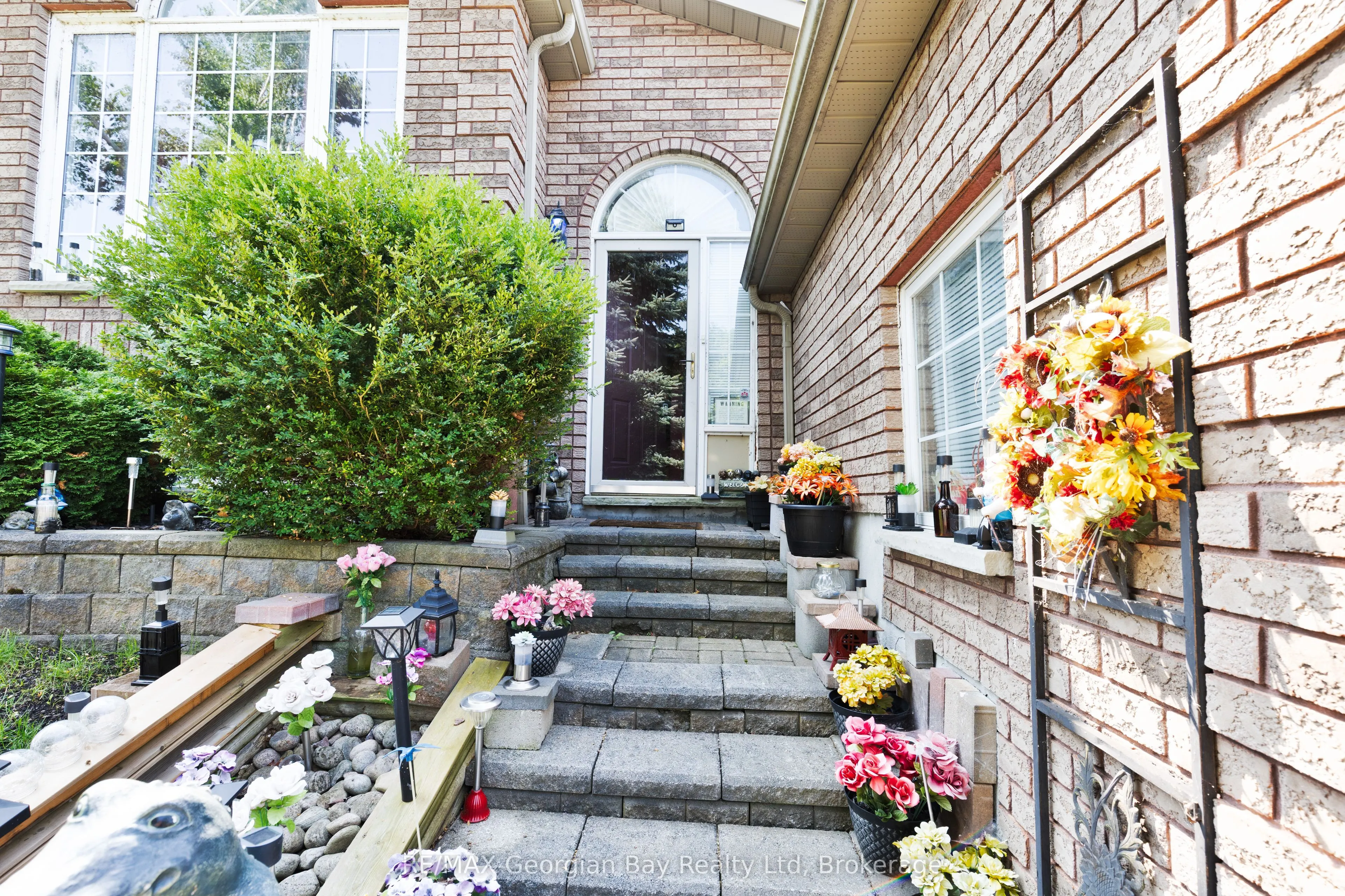 33 Anderson Crescent