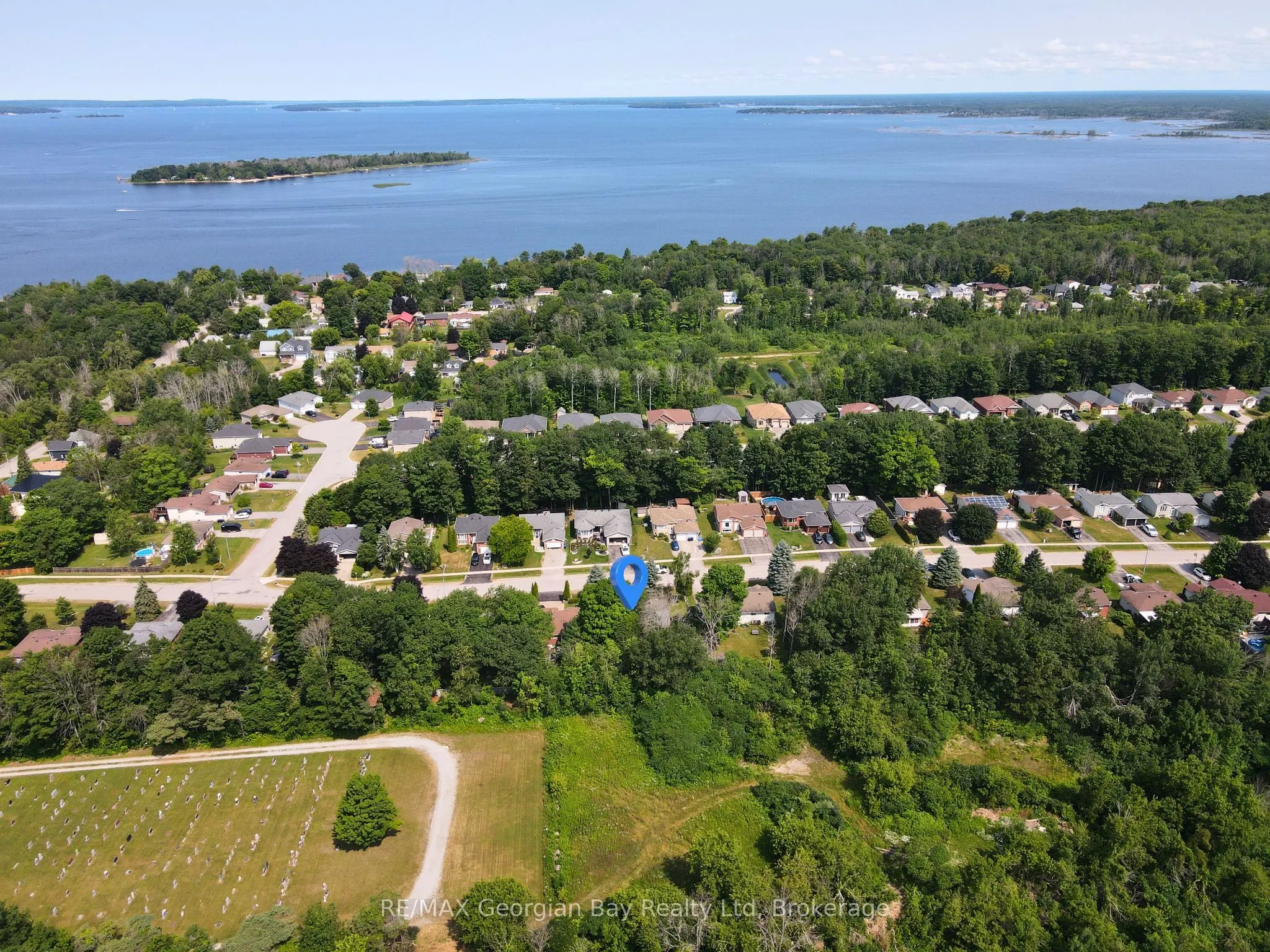 33 Anderson Crescent