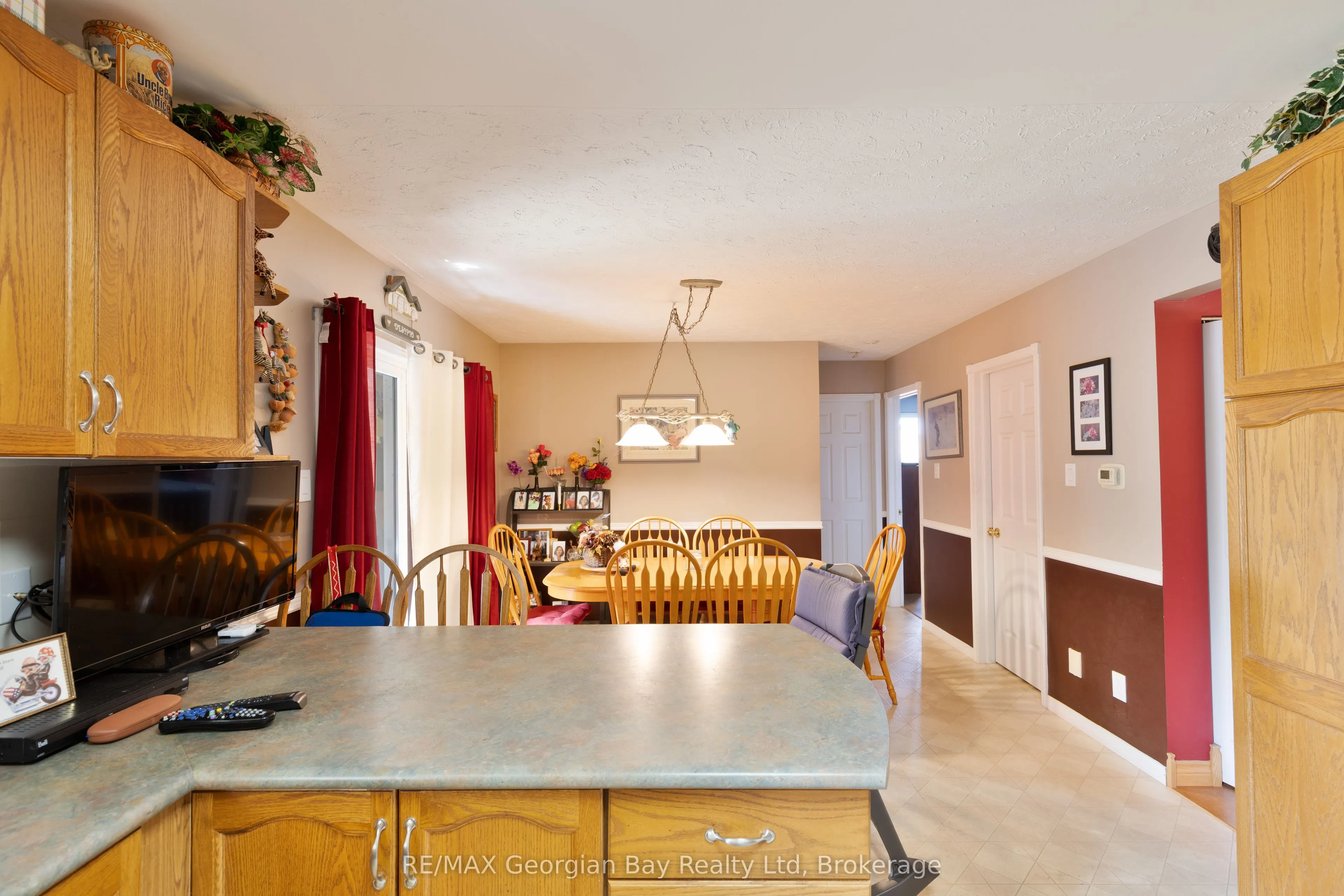 33 Anderson Crescent