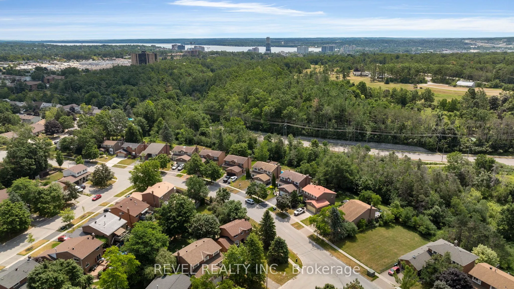 70 Lillian Crescent