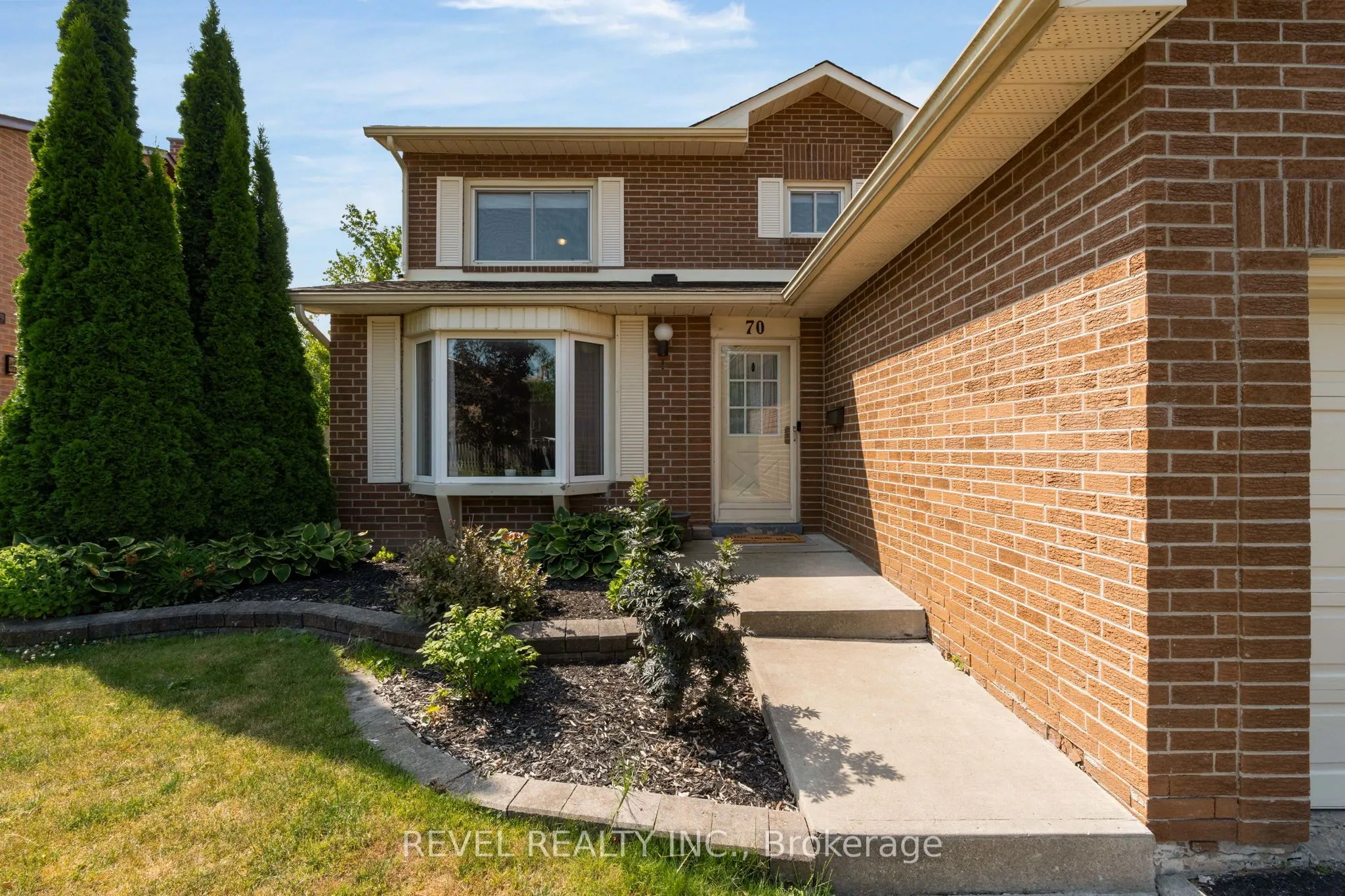 70 Lillian Crescent