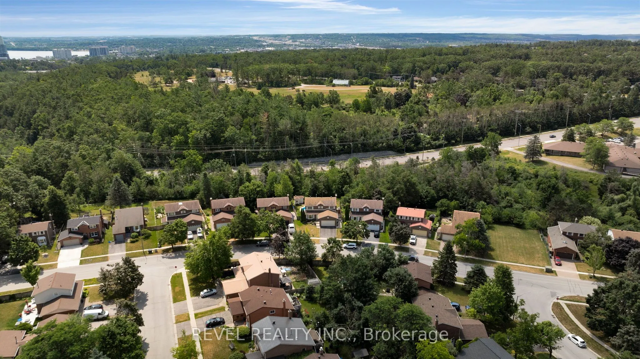 70 Lillian Crescent