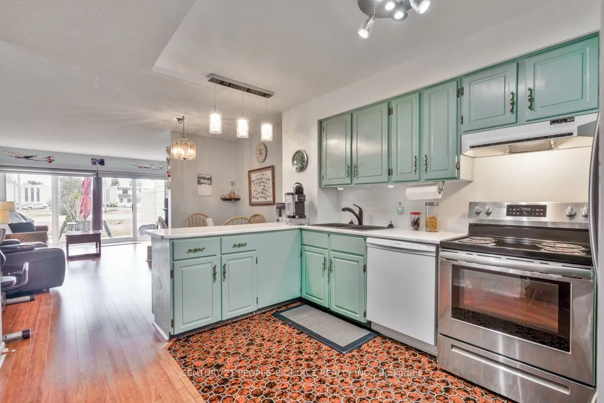 4 Paradise Boulevard, #3