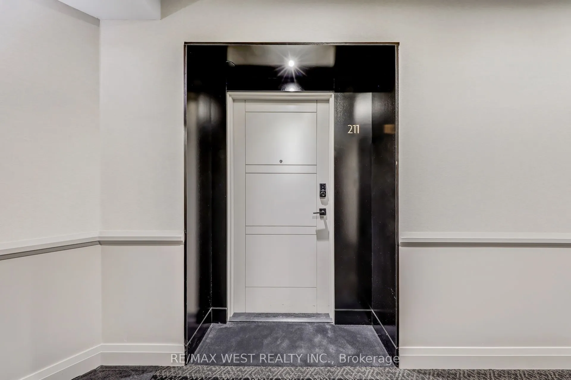 1 Hume Street, #211