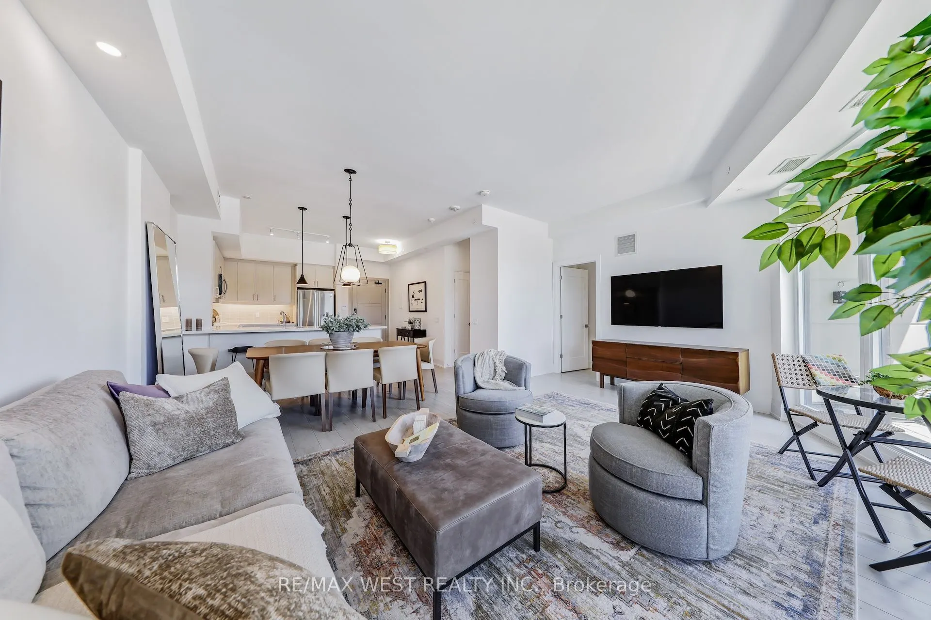 1 Hume Street, #211