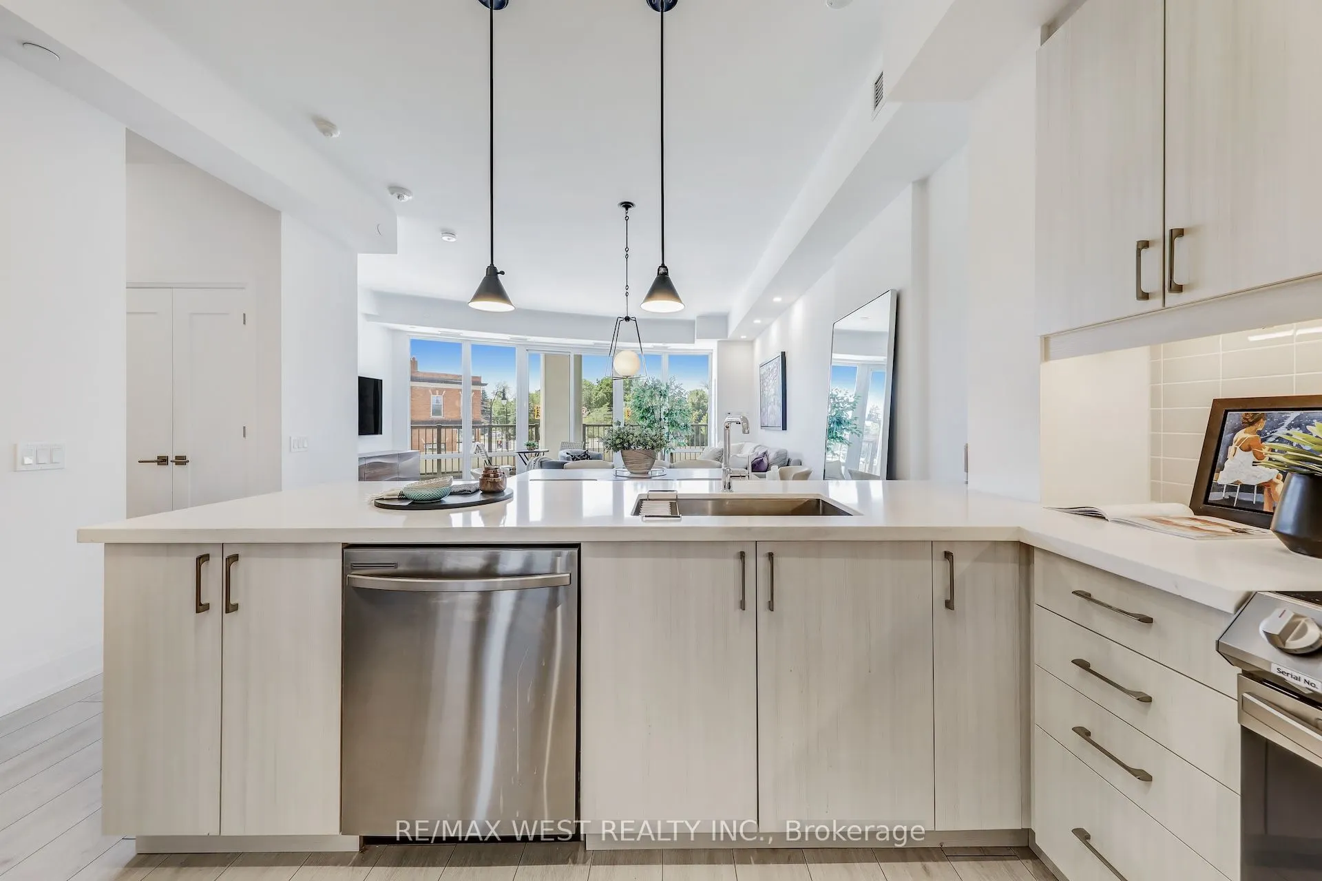 1 Hume Street, #211