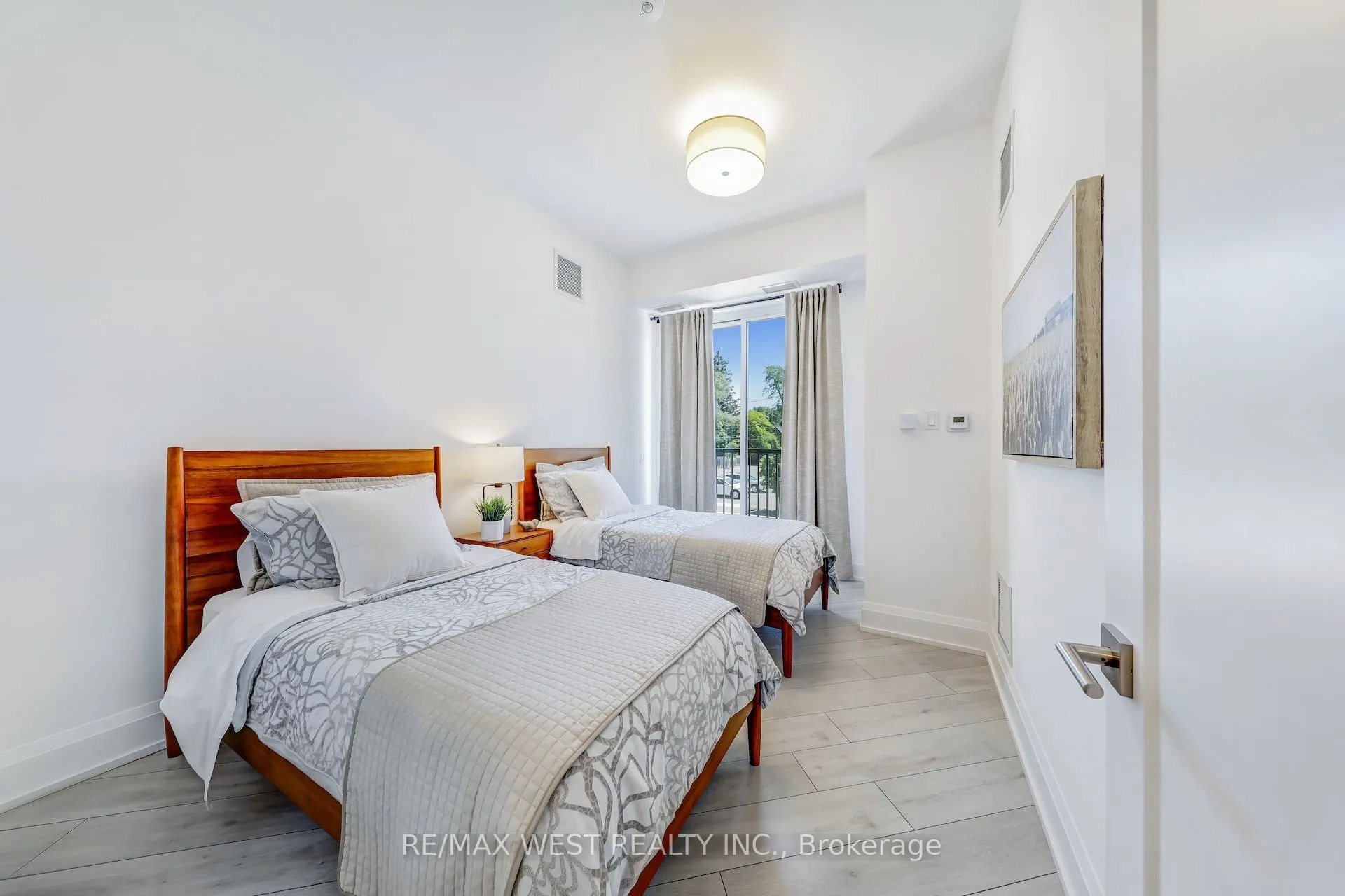 1 Hume Street, #211