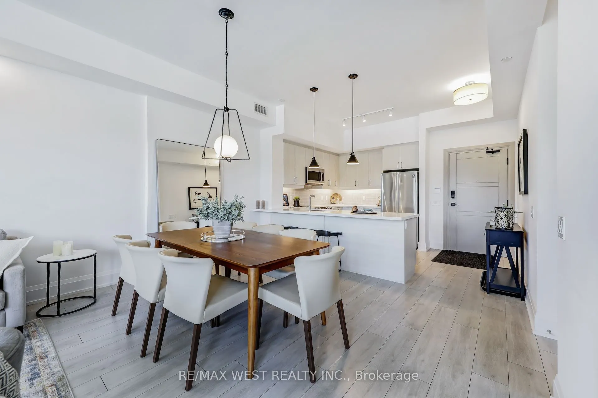 1 Hume Street, #211
