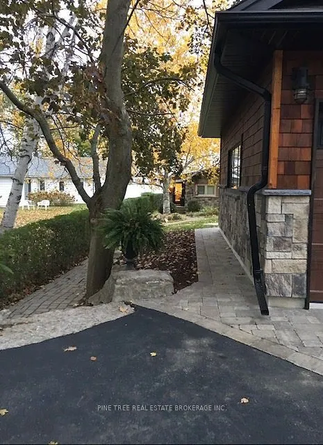 3 Greenwood Forest Road