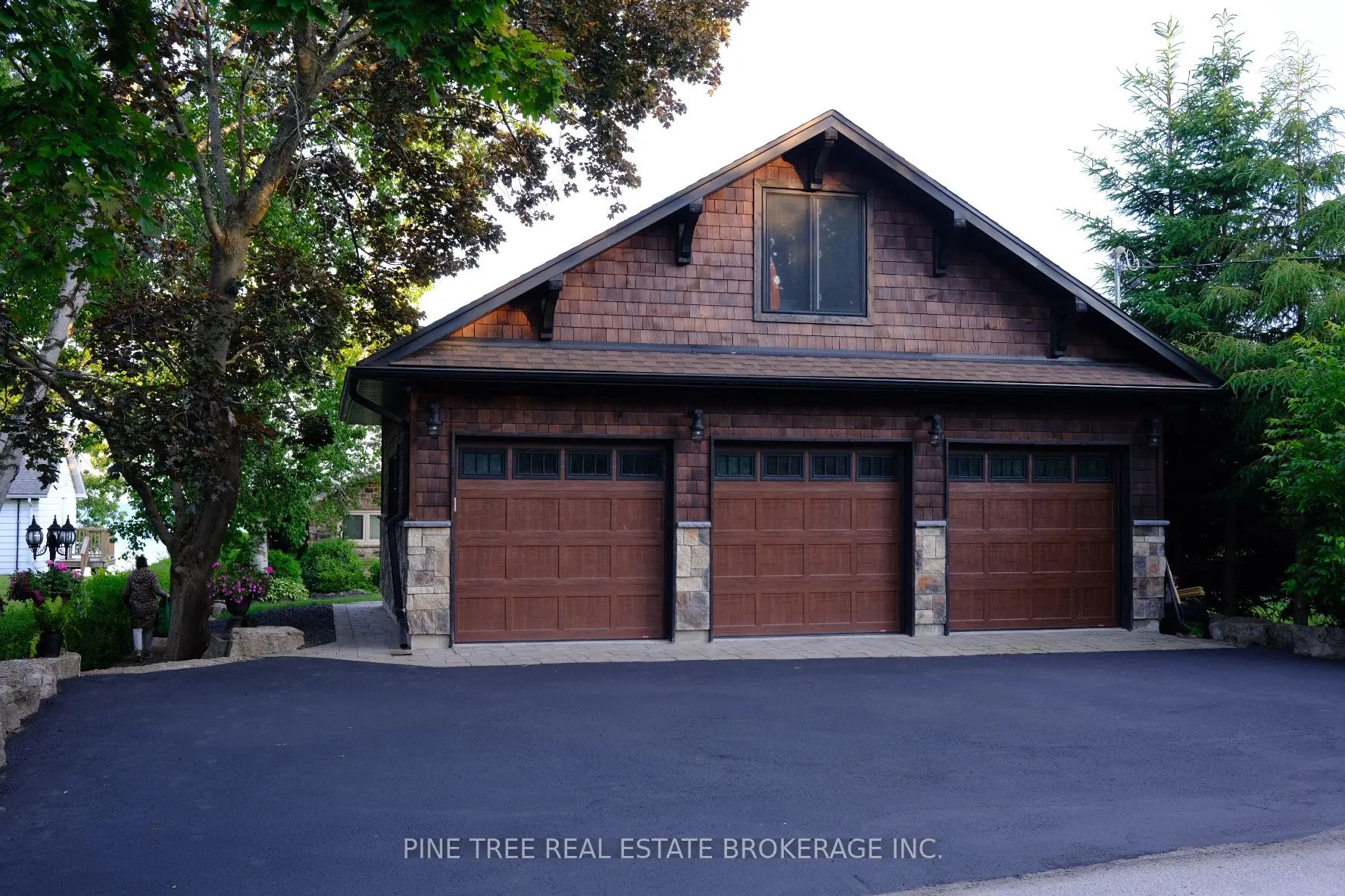 3 Greenwood Forest Road