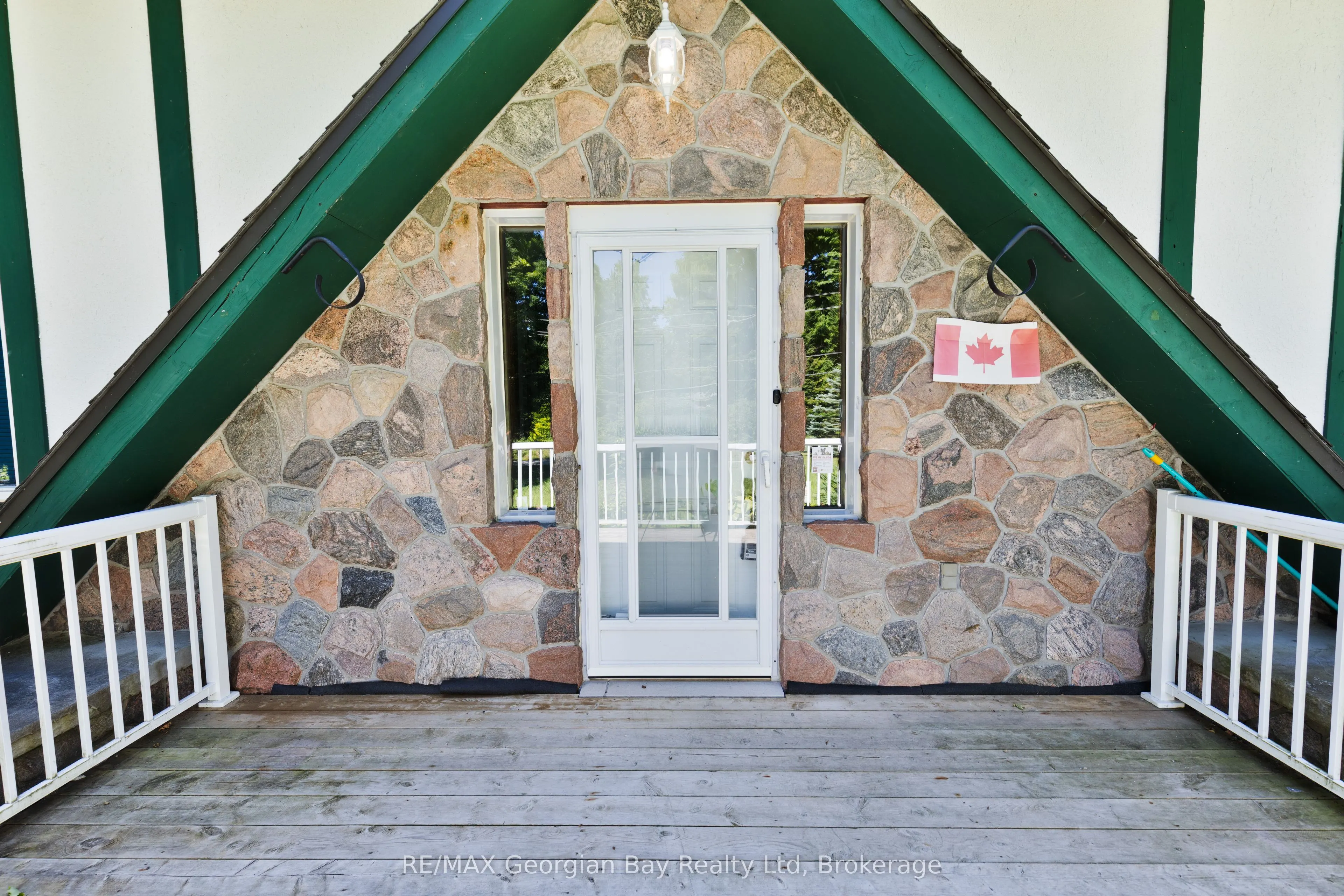 2284 Champlain Road