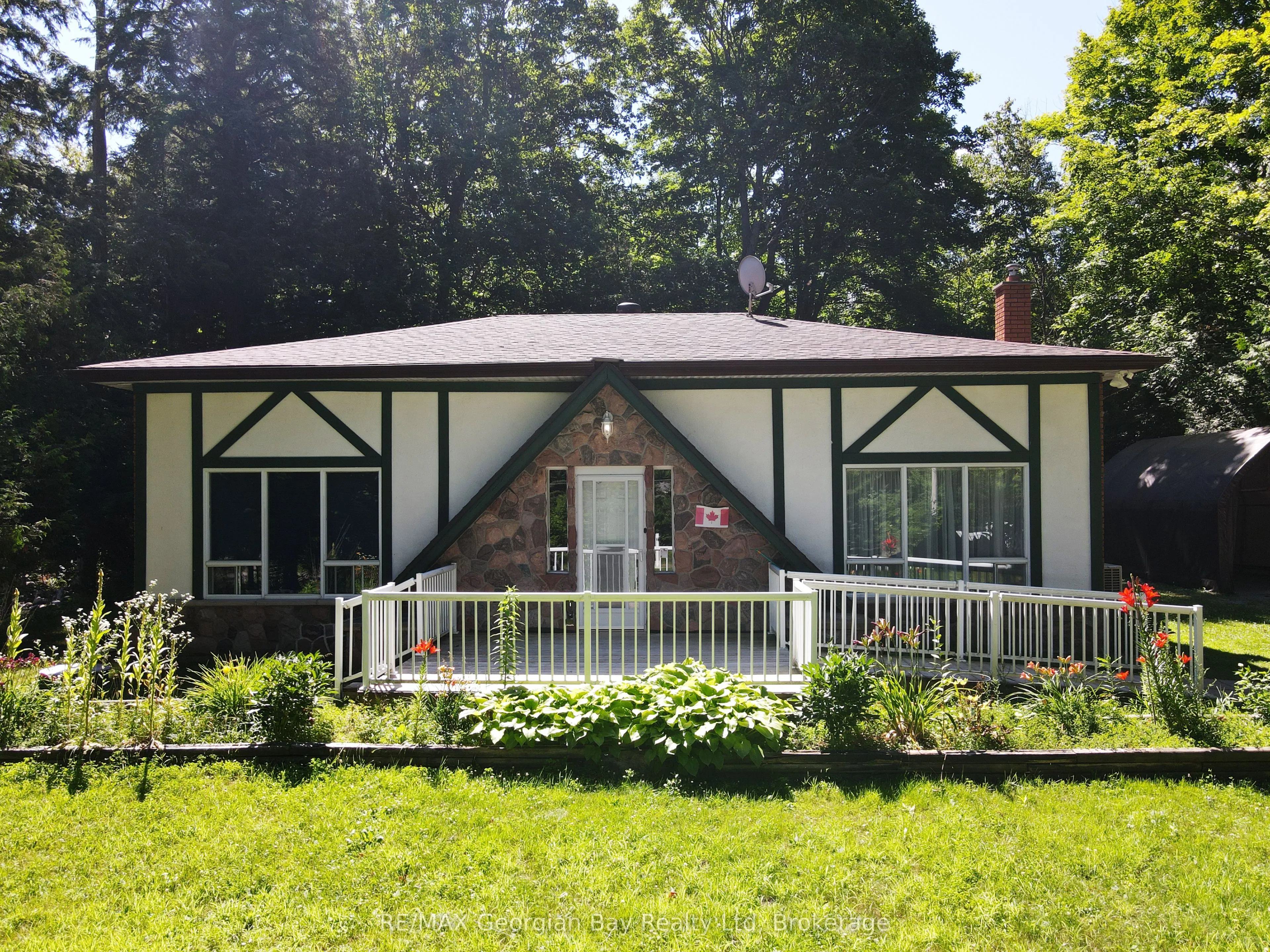 2284 Champlain Road