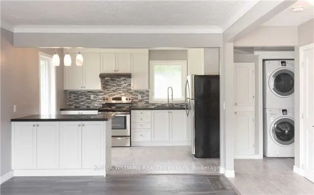 209 WELLINGTON Street E, #Main floor