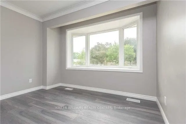 209 WELLINGTON Street E, #Main floor