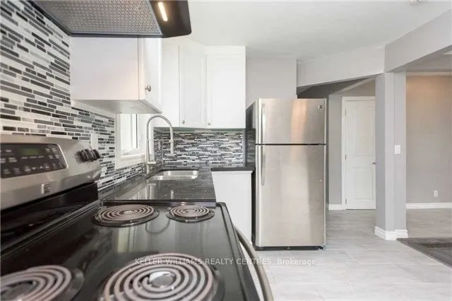 209 WELLINGTON Street E, #Main floor