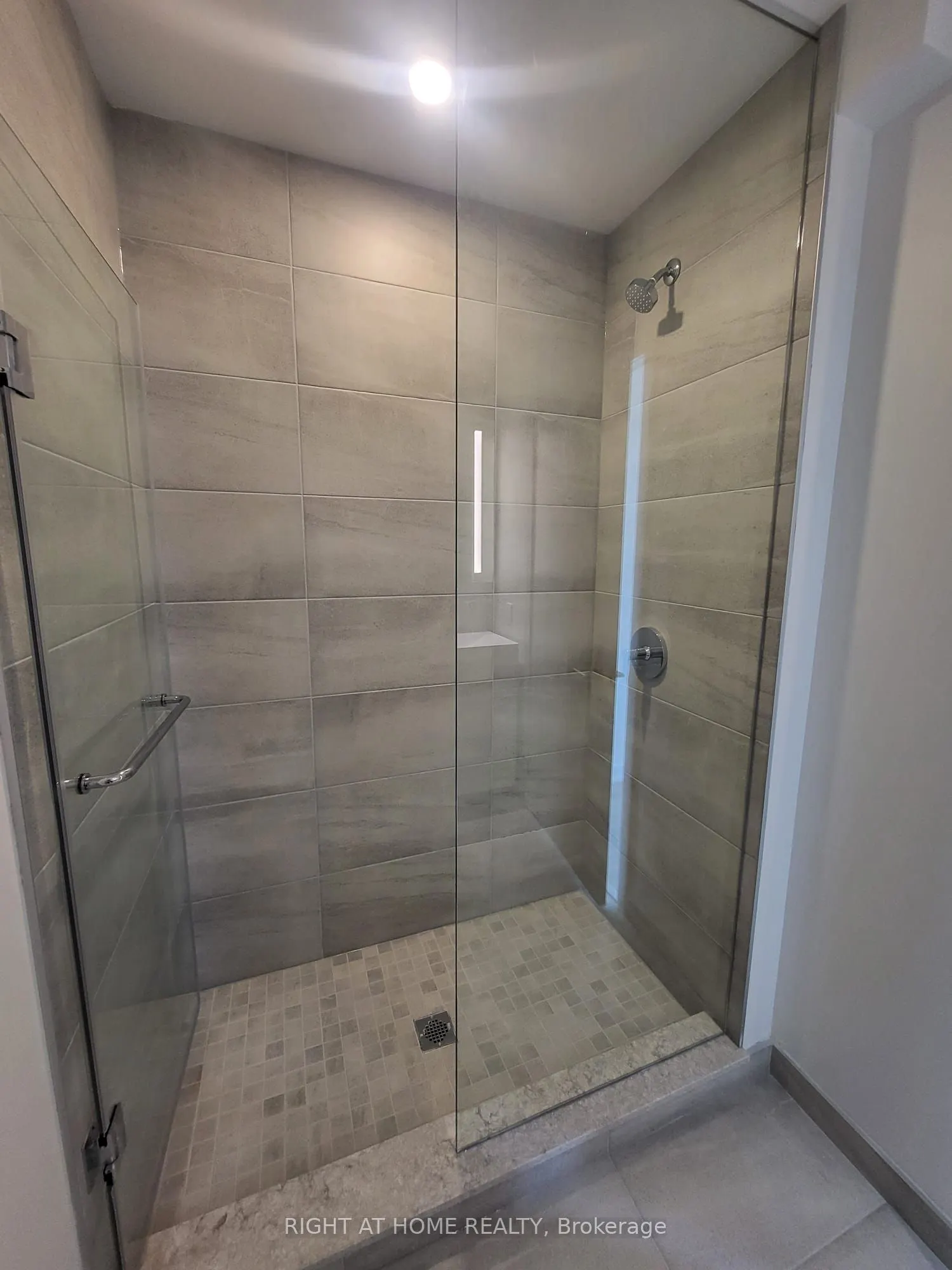 39 Mary Street, #3010