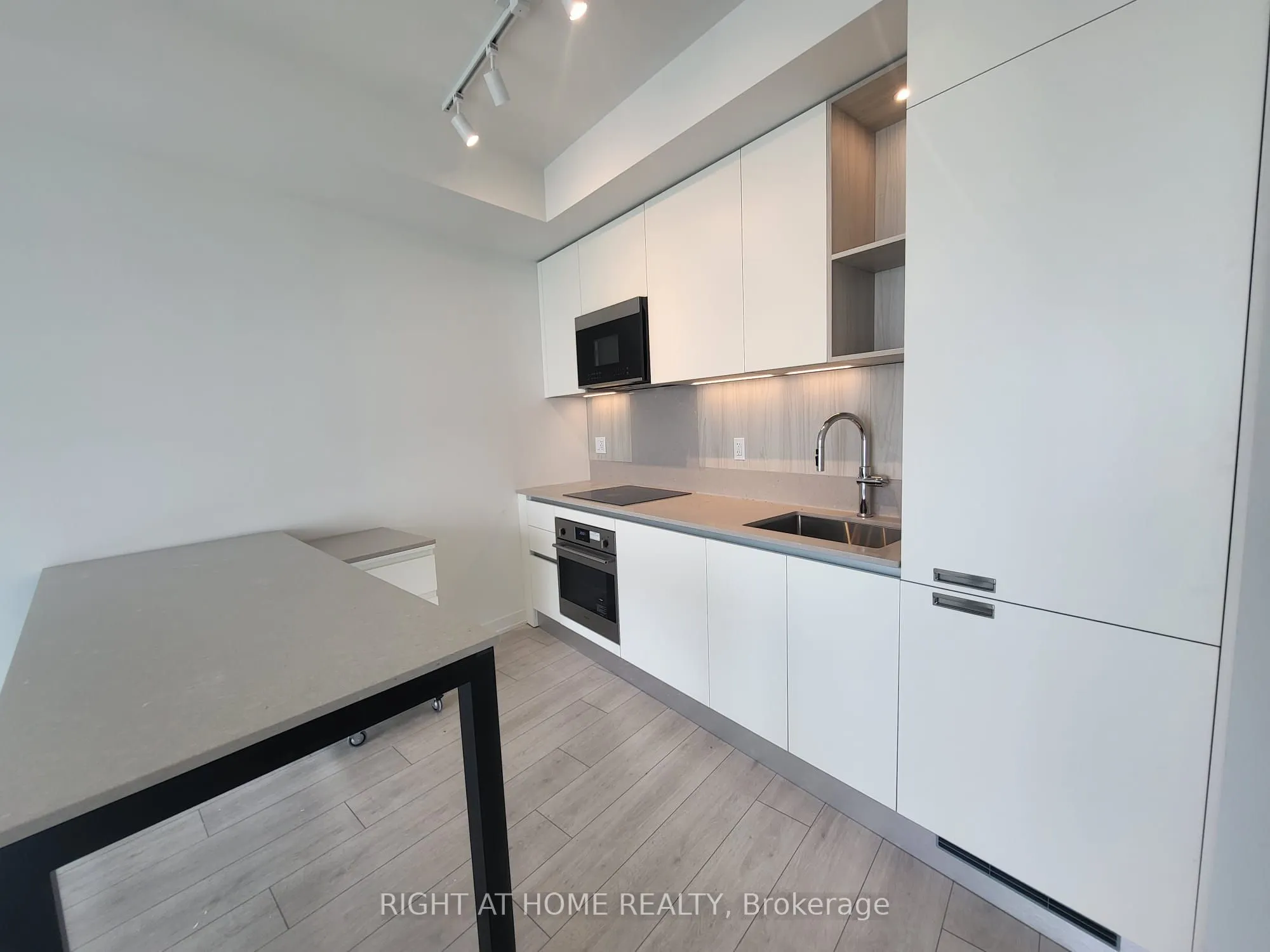 39 Mary Street, #3010