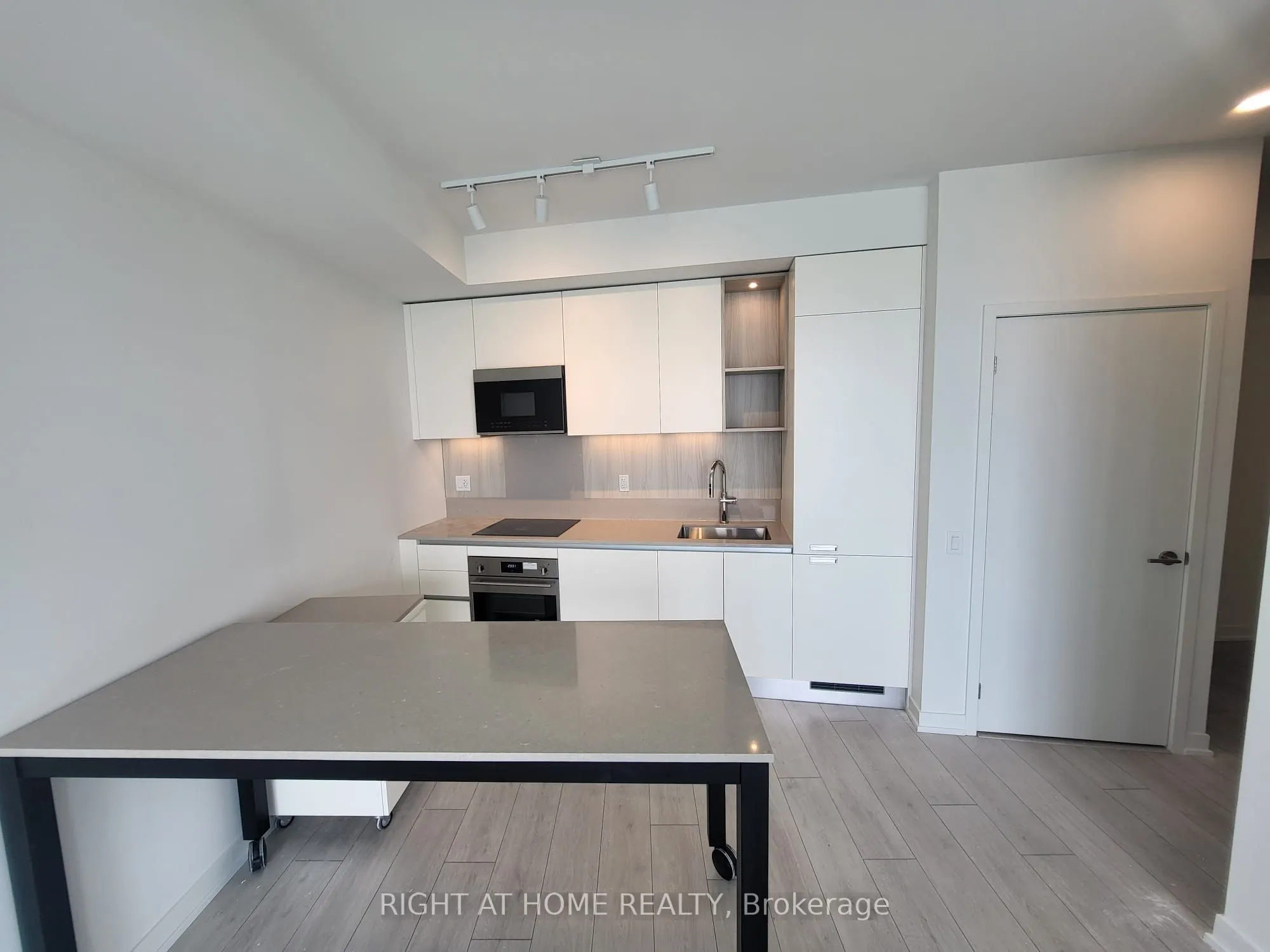 39 Mary Street, #3010