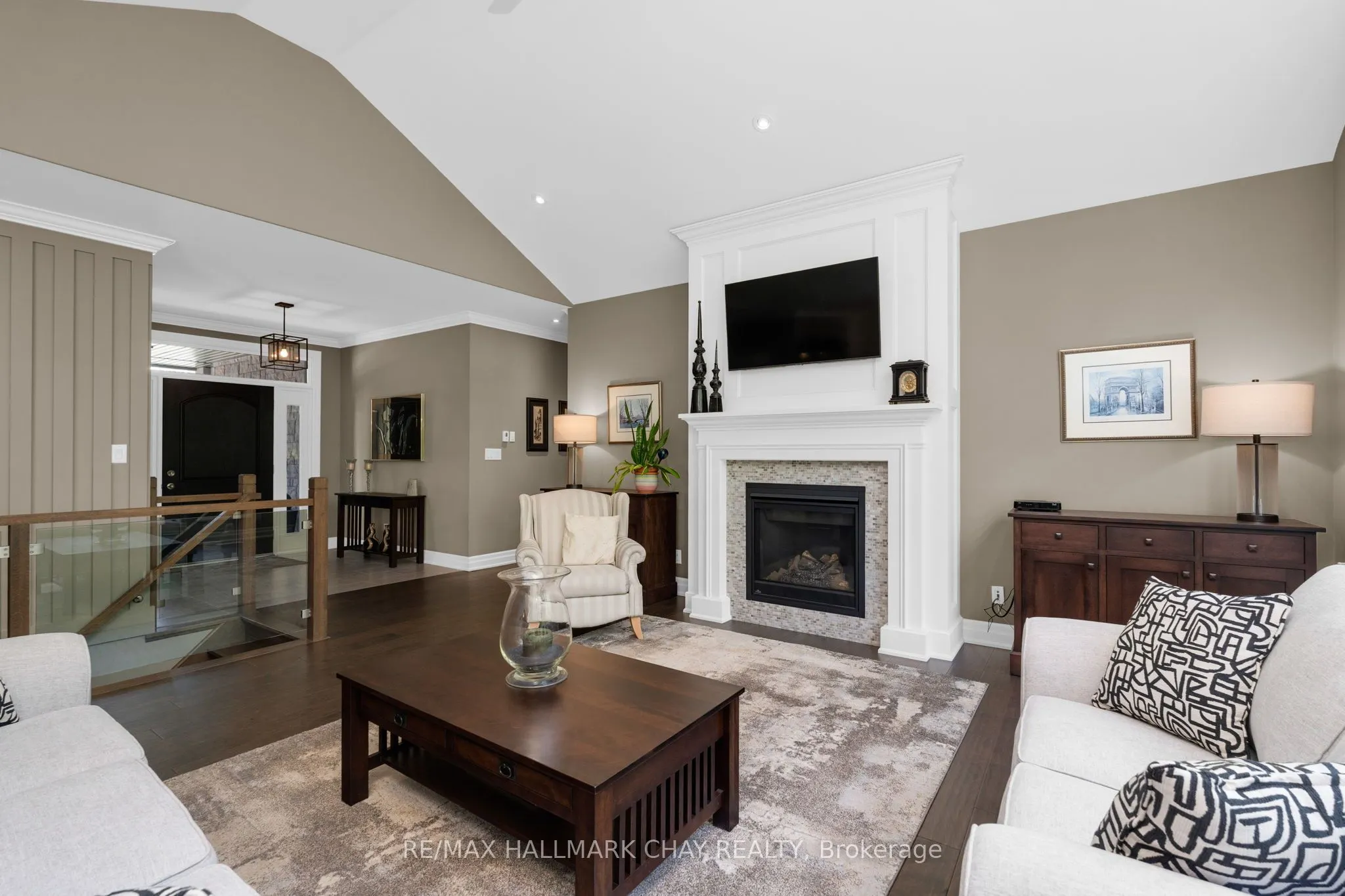 10 Byers Street