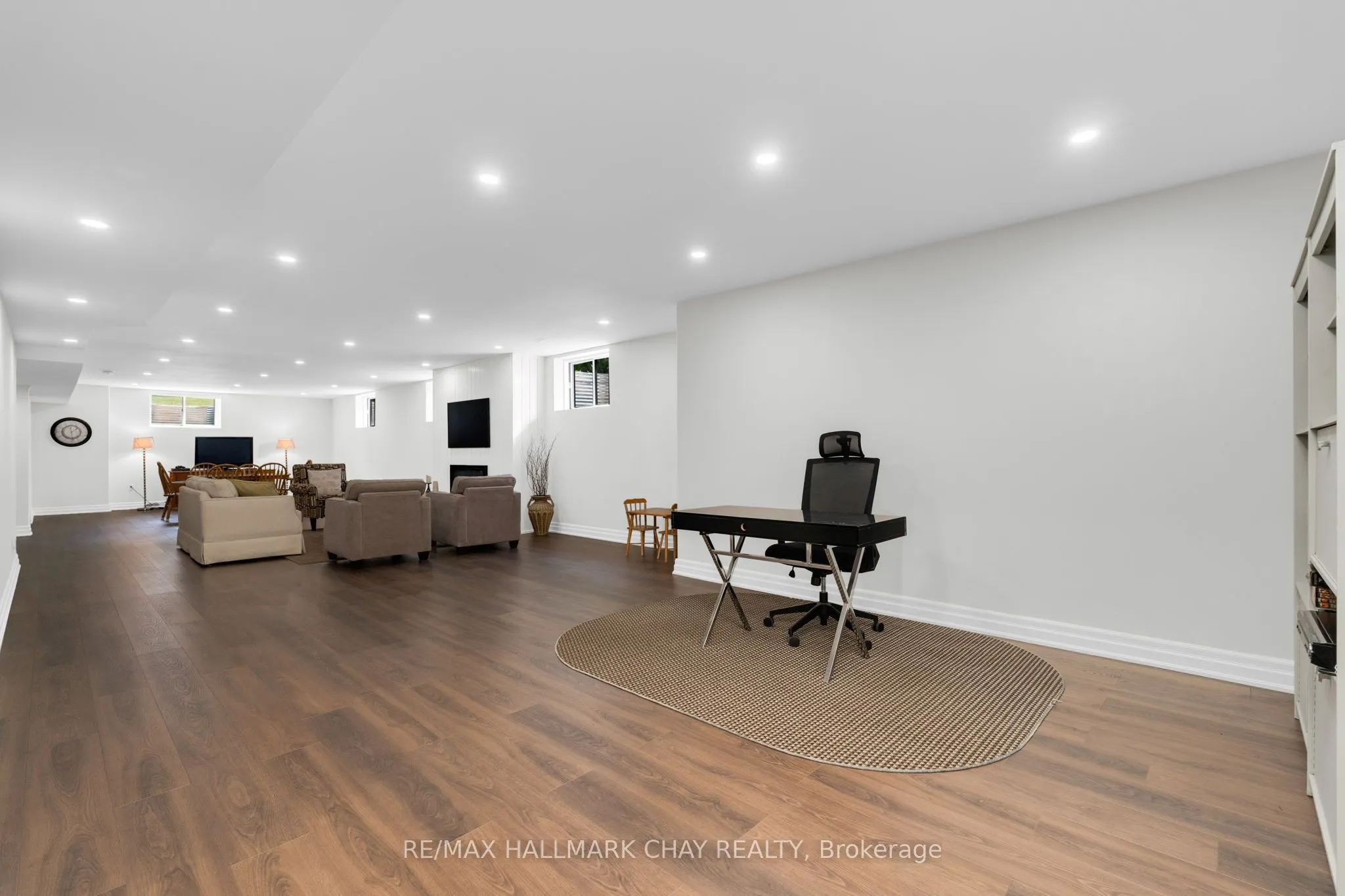 10 Byers Street