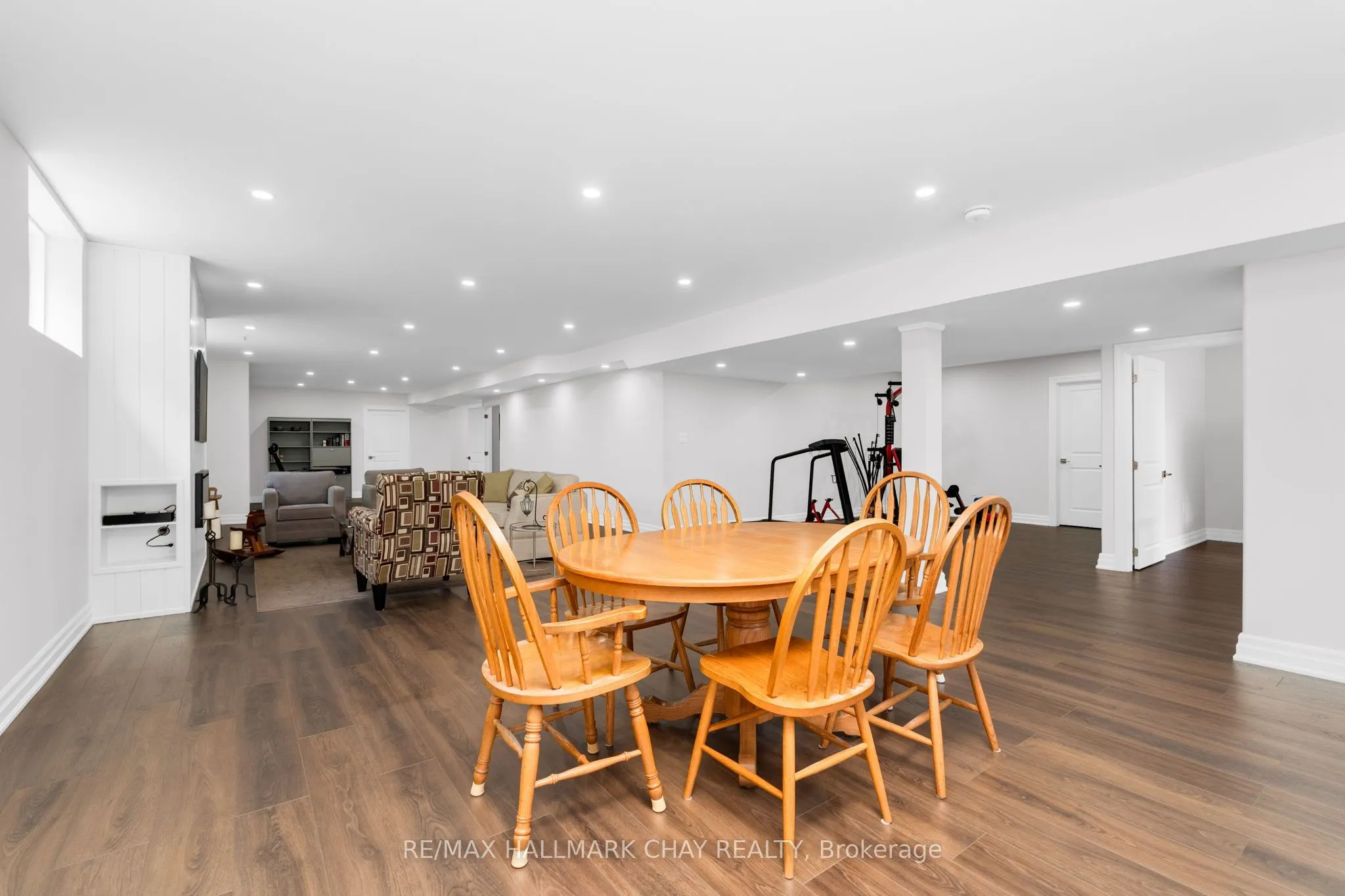 10 Byers Street
