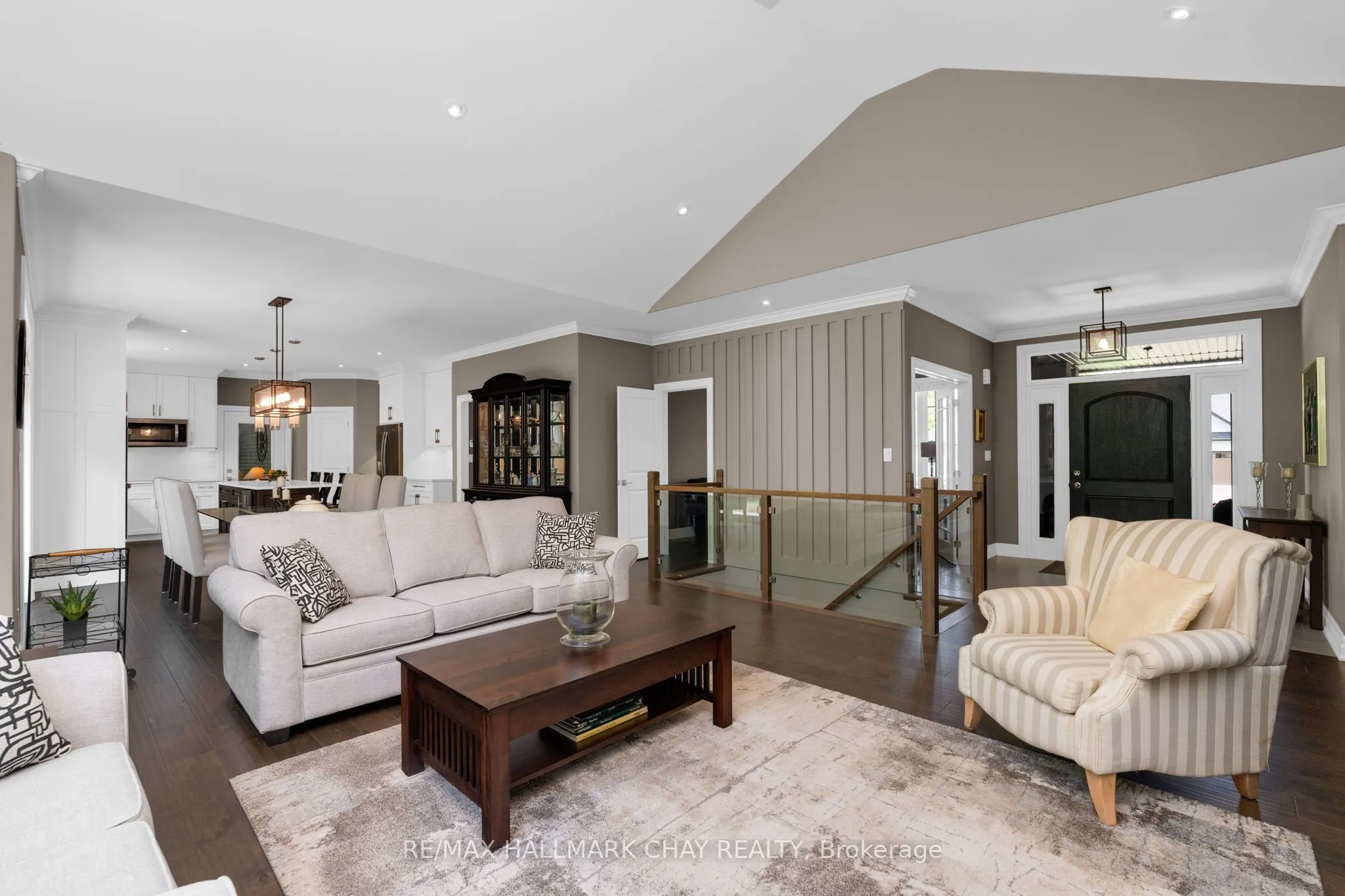 10 Byers Street